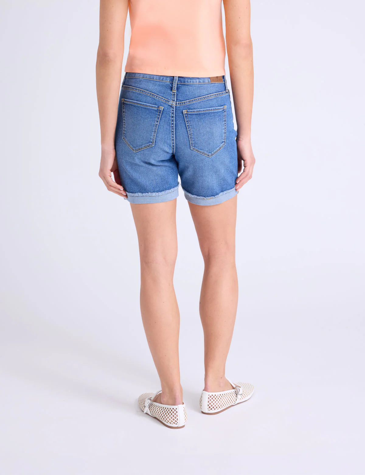 7" MID RISE MEDIUM WASH DENIM BERMUDA SHORTS - Image 4
