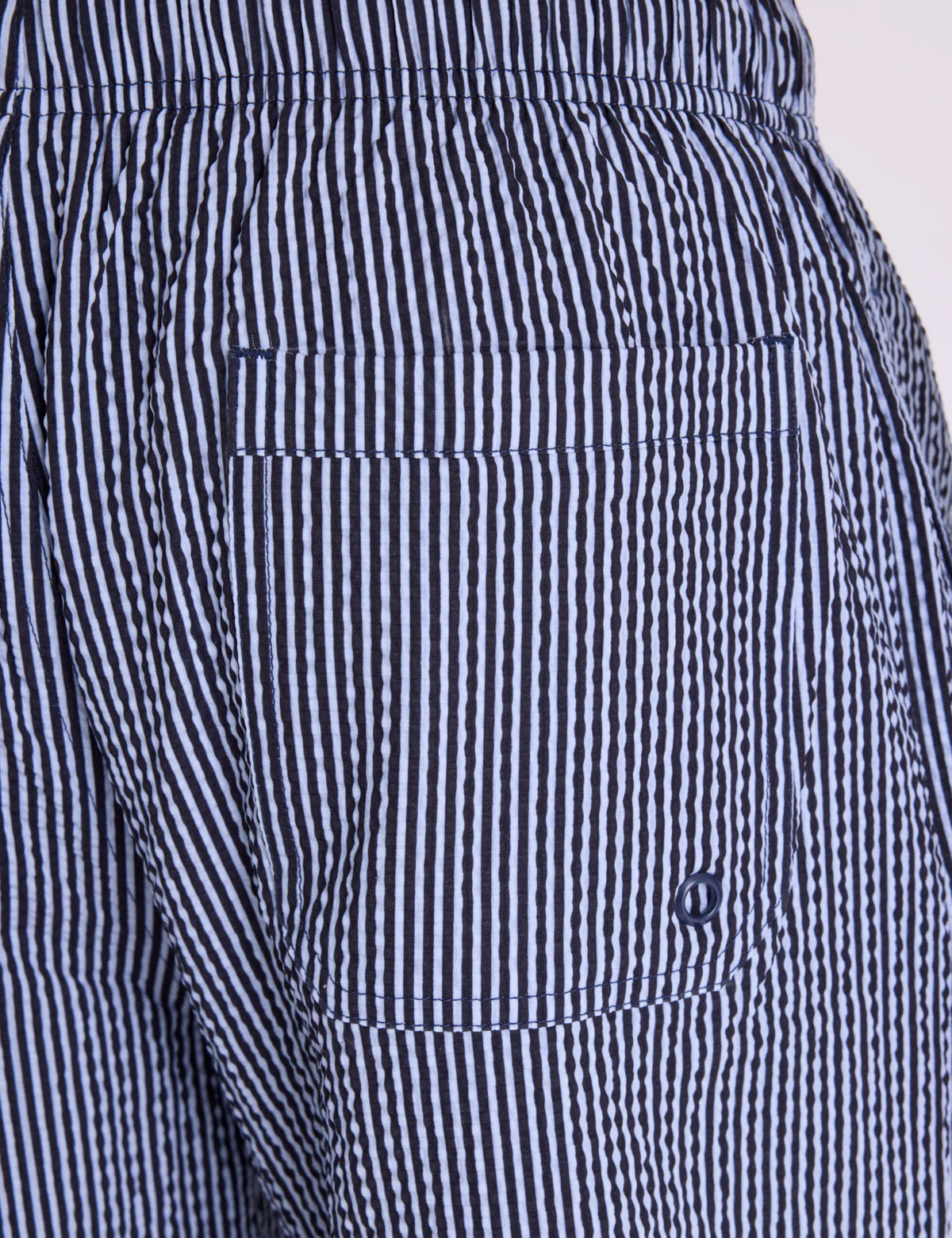 7" SEERSUCKER STRIPE SWIM SHORTS - Image 5