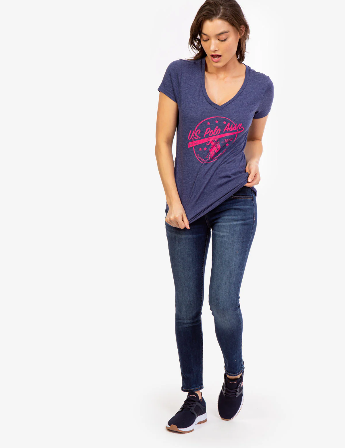 ATHLETIC LOGO V-NECK T-SHIRT - Image 6