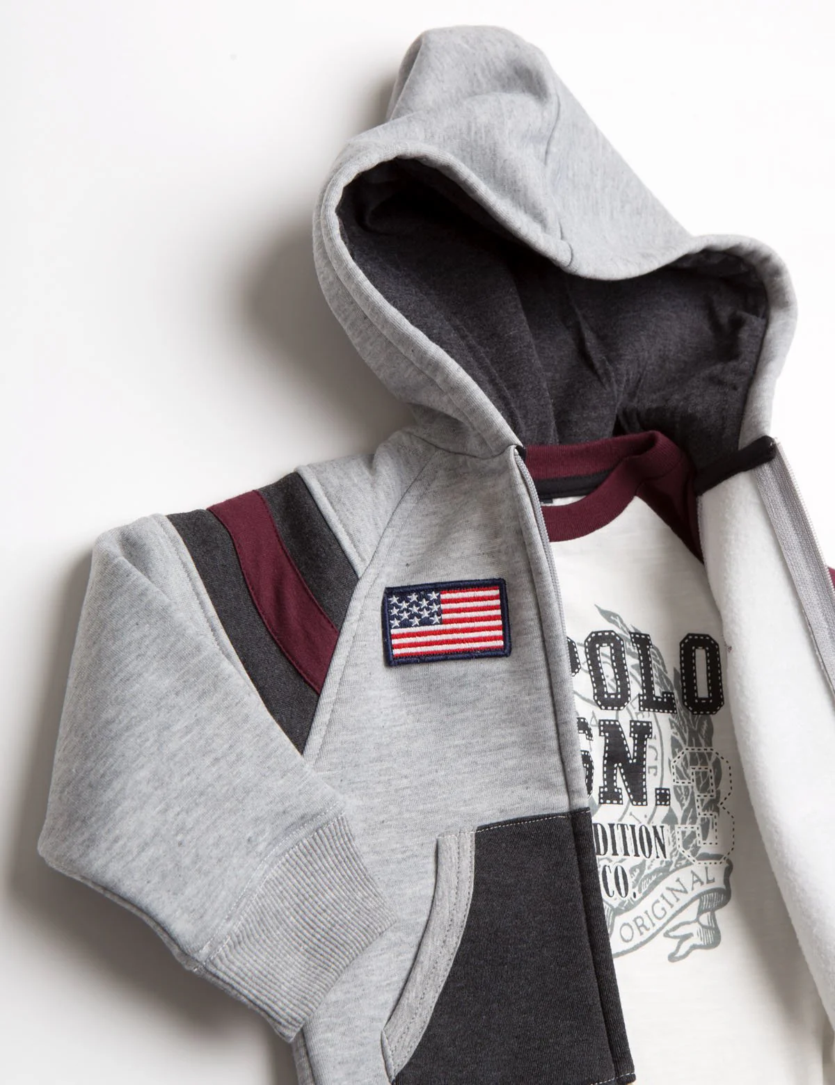 BOYS 3 PIECE SET - FLEECE, TEE & JEANS - Image 3