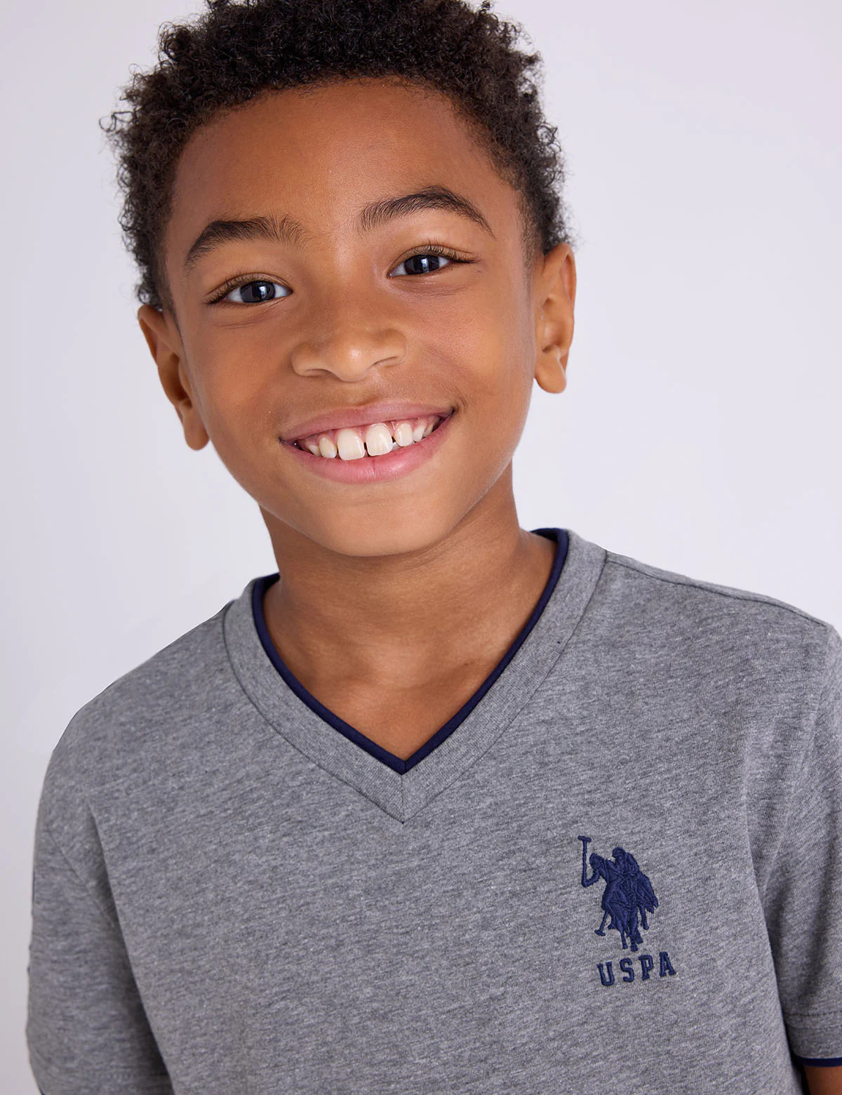 BOYS BASIC V-NECK T-SHIRT - Image 21