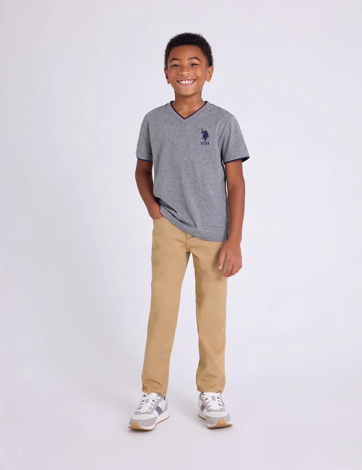 BOYS BASIC V-NECK T-SHIRT - Image 23