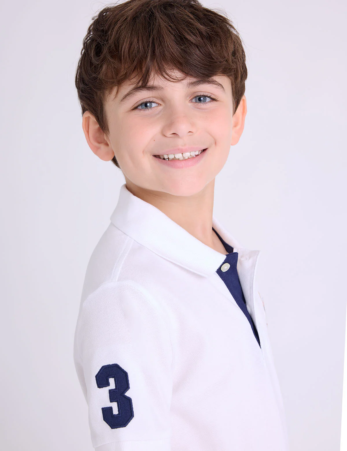 BOYS MULTI COLOR LOGO SOLID PIQUE POLO SHIRT - Image 9