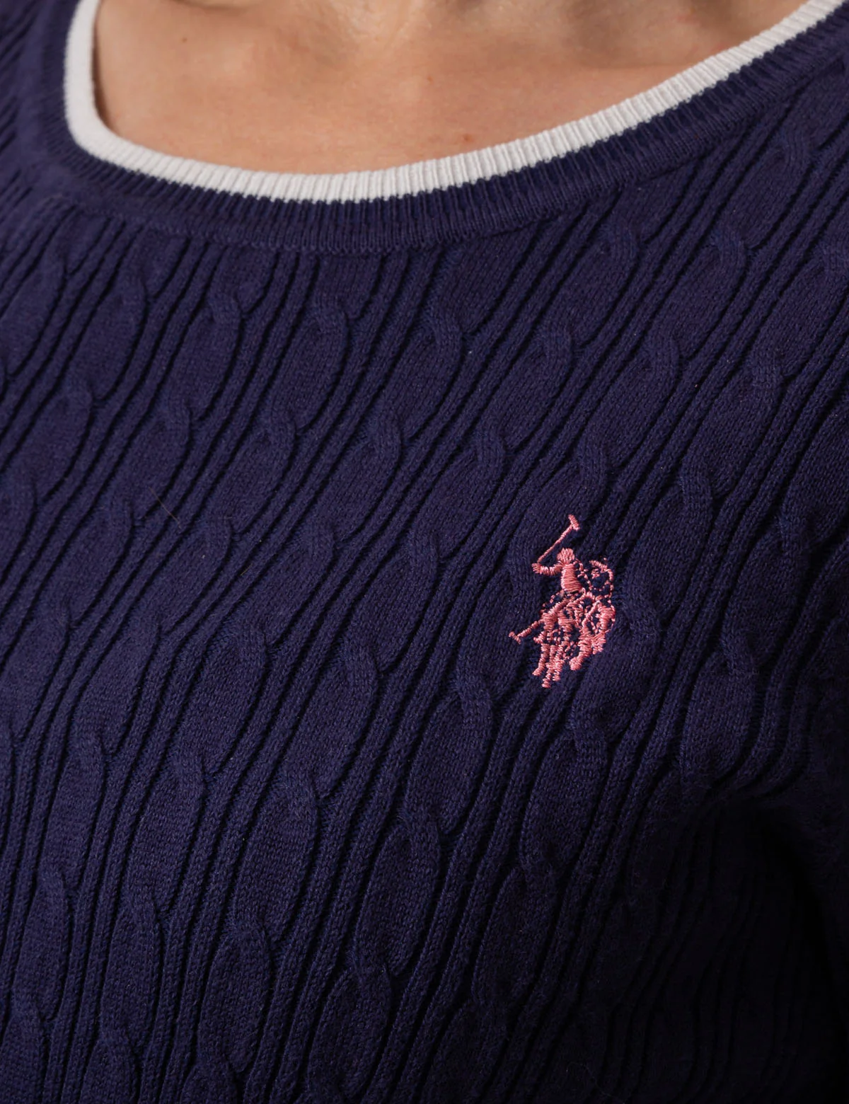 CABLE KNIT CREW NECK SWEATER - Image 14