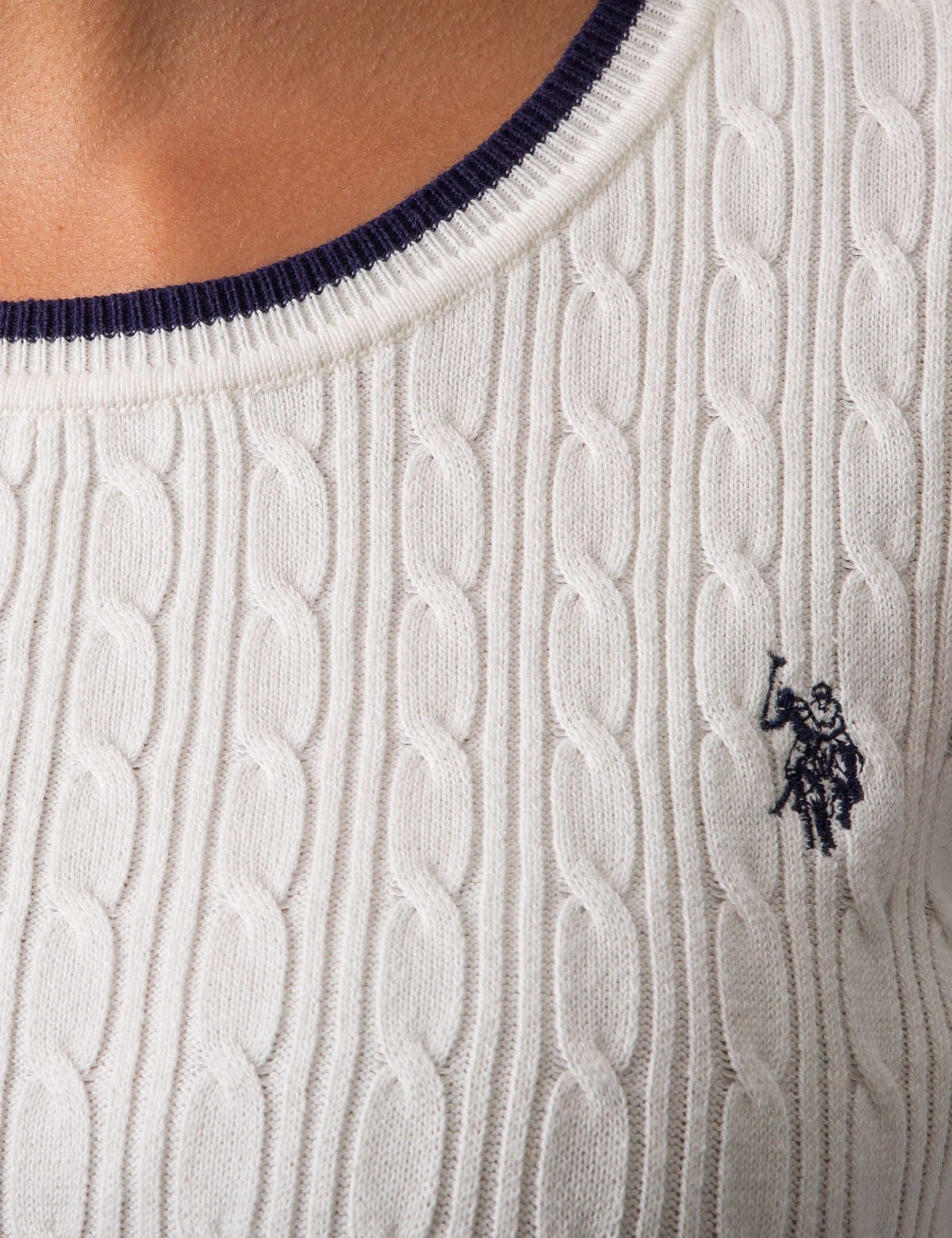 CABLE KNIT CREW NECK SWEATER - Image 21
