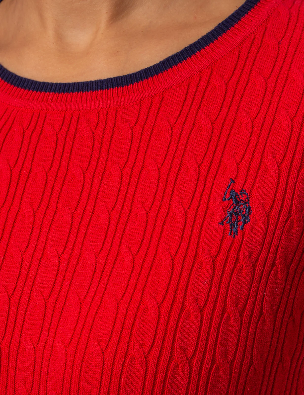 CABLE KNIT CREW NECK SWEATER - Image 9
