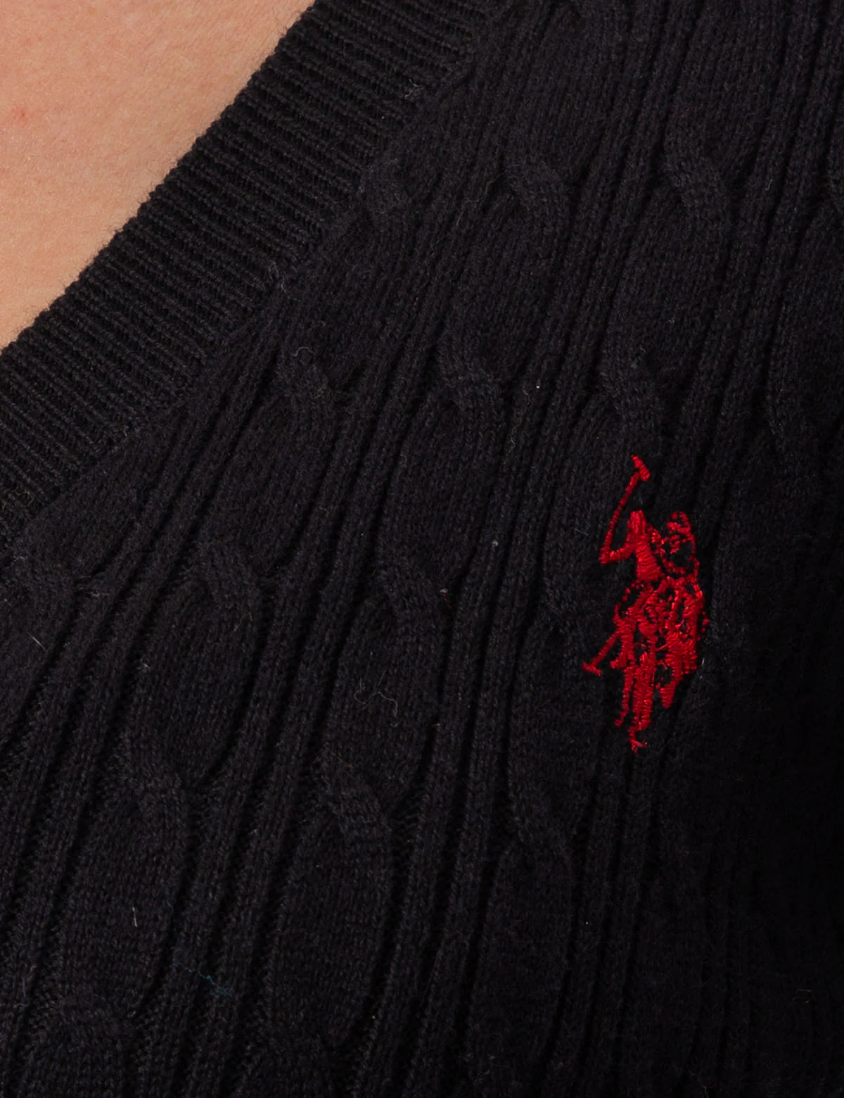 CABLE KNIT V-NECK SWEATER - Image 21