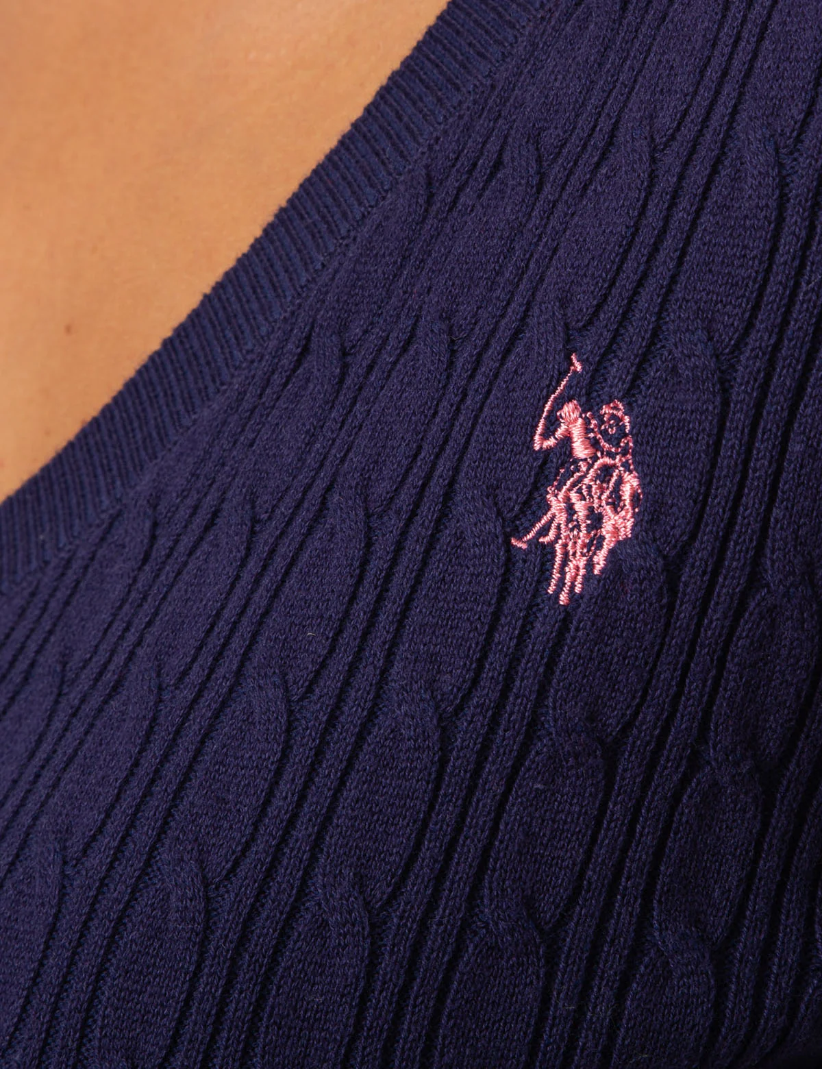 CABLE KNIT V-NECK SWEATER - Image 4