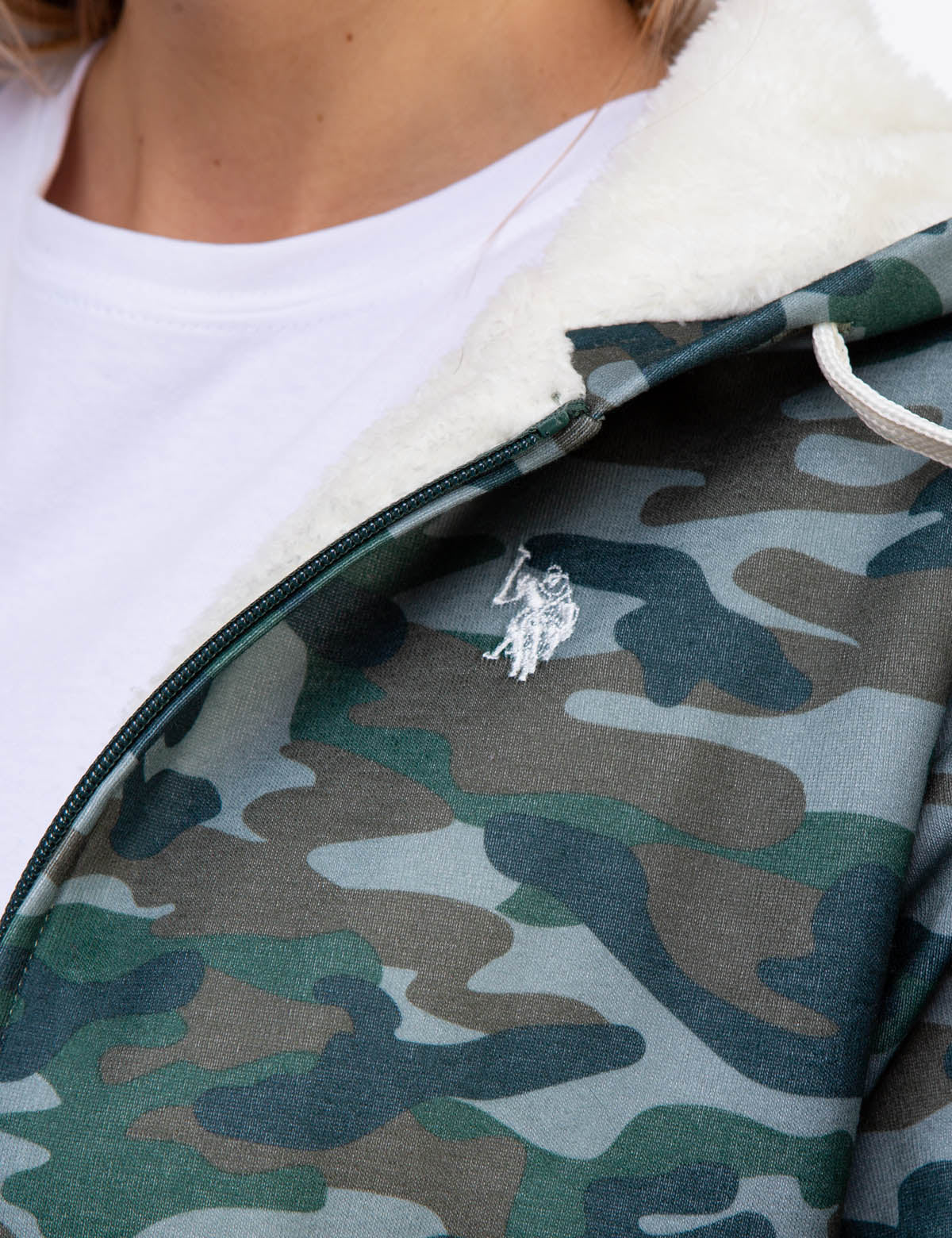 CAMO SHERPA LINED ZIP HOODIE - Image 4
