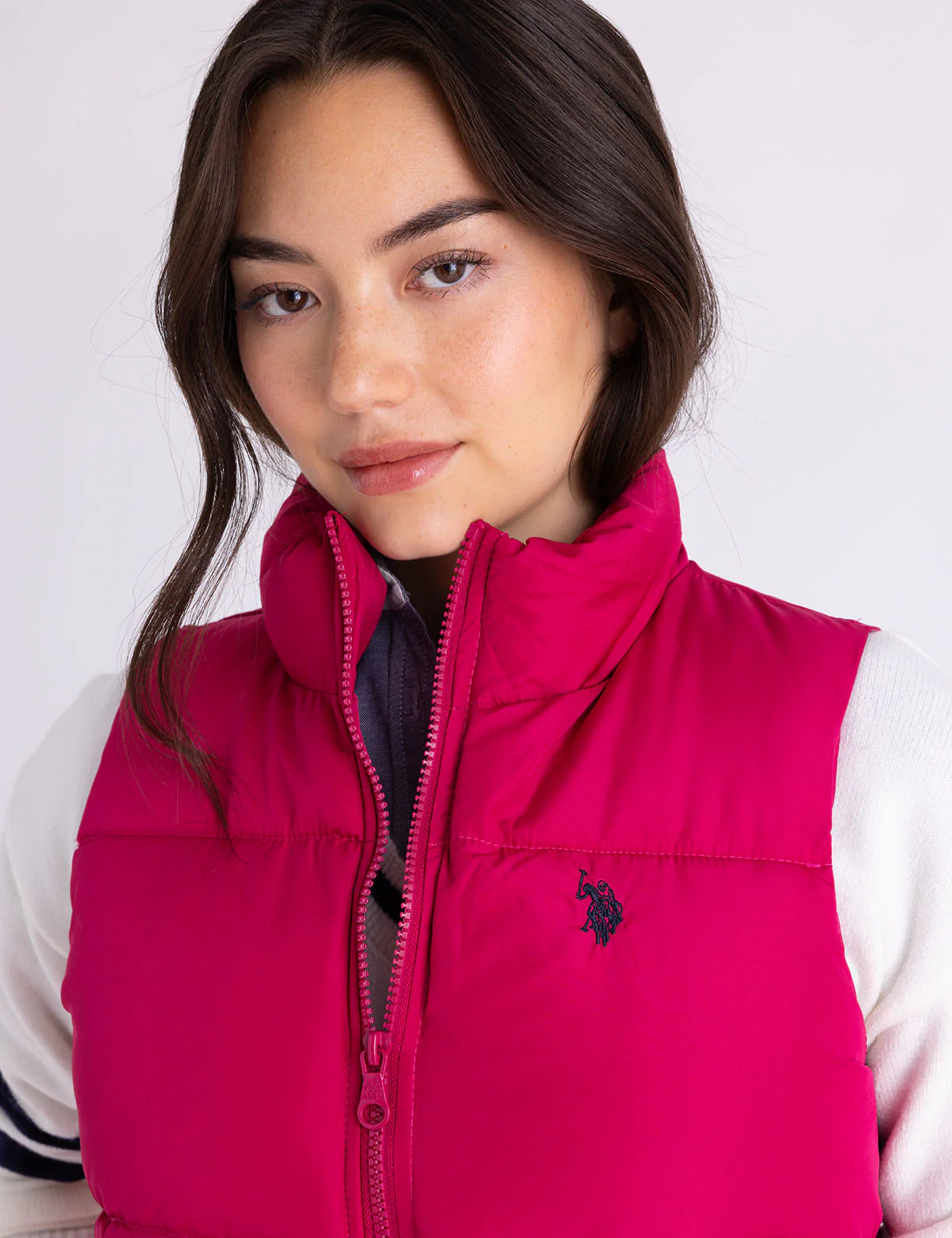 CLASSIC PUFFER VEST WITH ZIP POCKETS - Image 15
