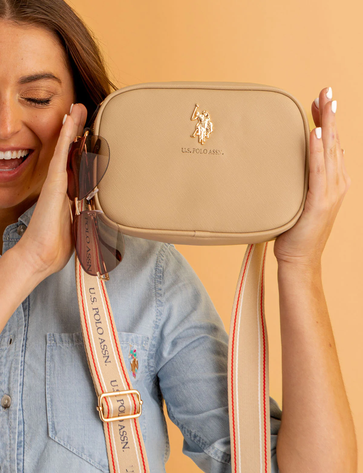 CLASSIC ZIP CROSSBODY BAG - Image 14