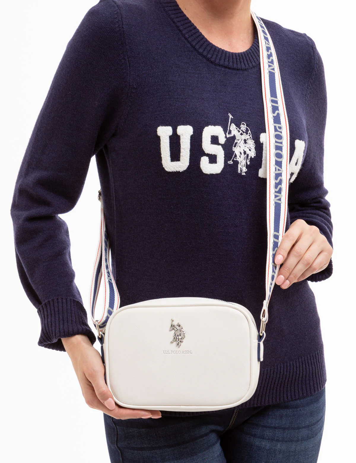CLASSIC ZIP CROSSBODY BAG - Image 12