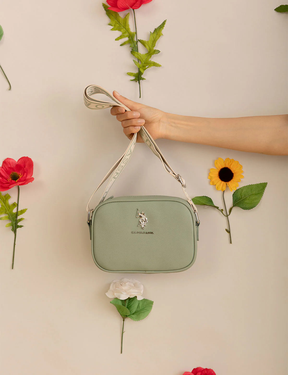 CLASSIC ZIP CROSSBODY BAG - Image 19