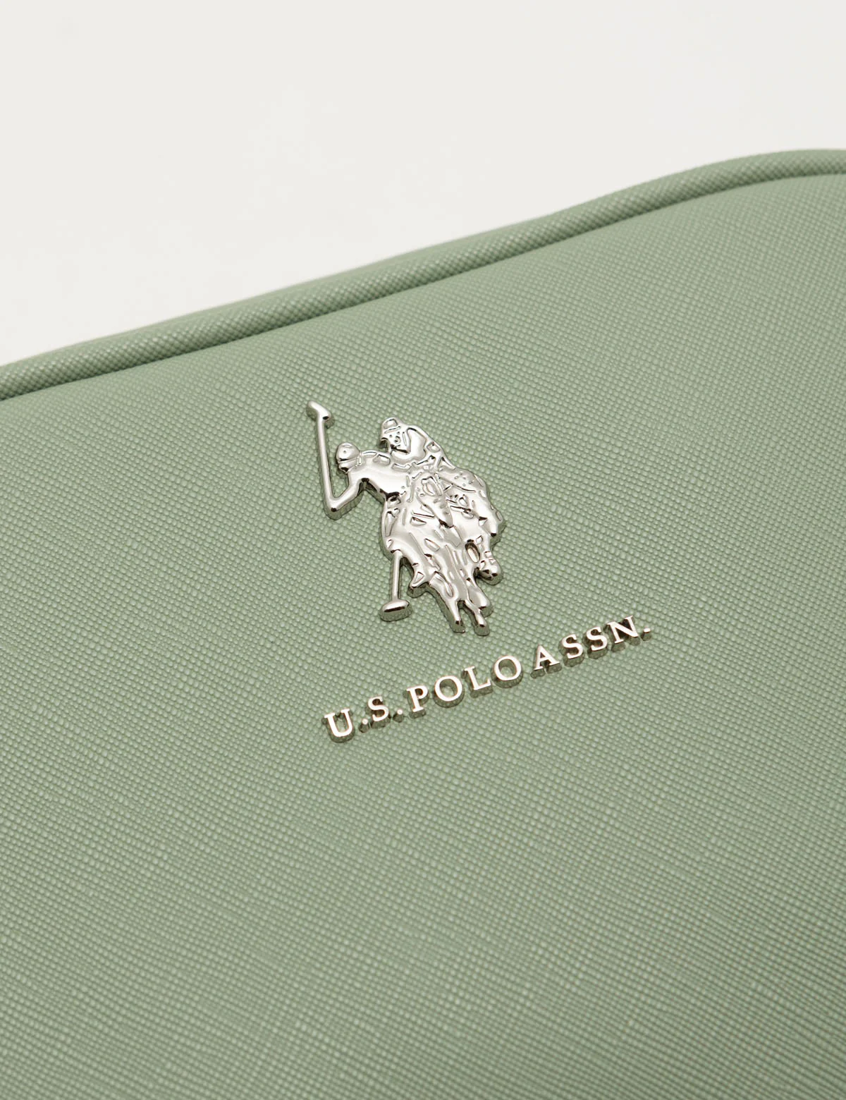 CLASSIC ZIP CROSSBODY BAG - Image 21