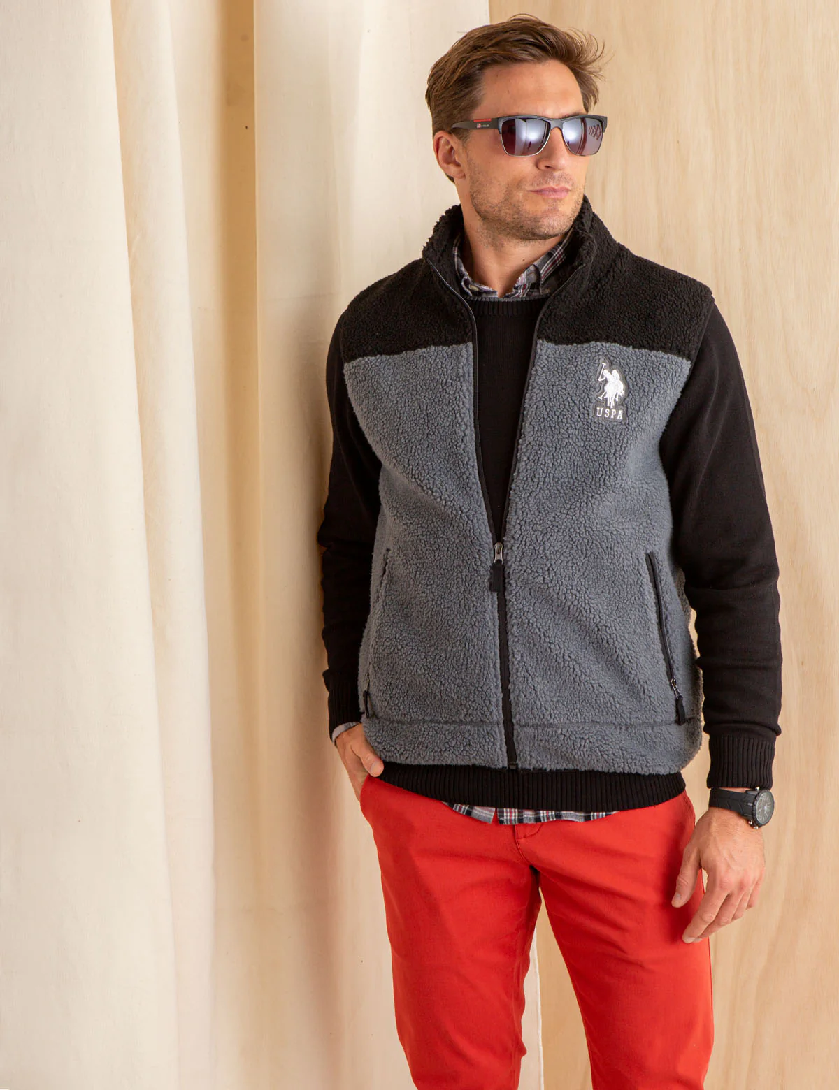 COLORBLOCK SHERPA VEST - Image 11