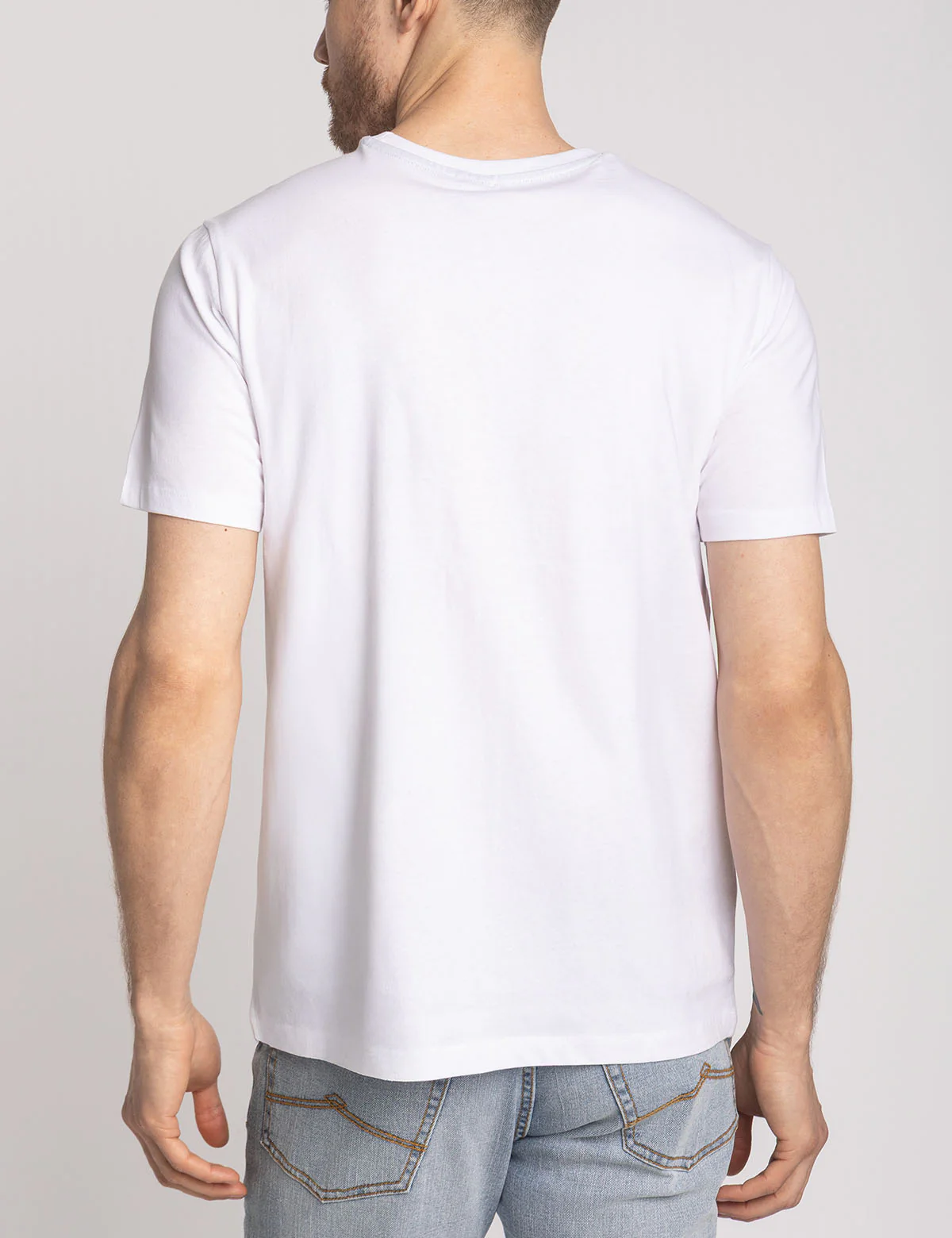 DIAGONAL STRIPES FLAG GRAPHIC T-SHIRT - Image 5