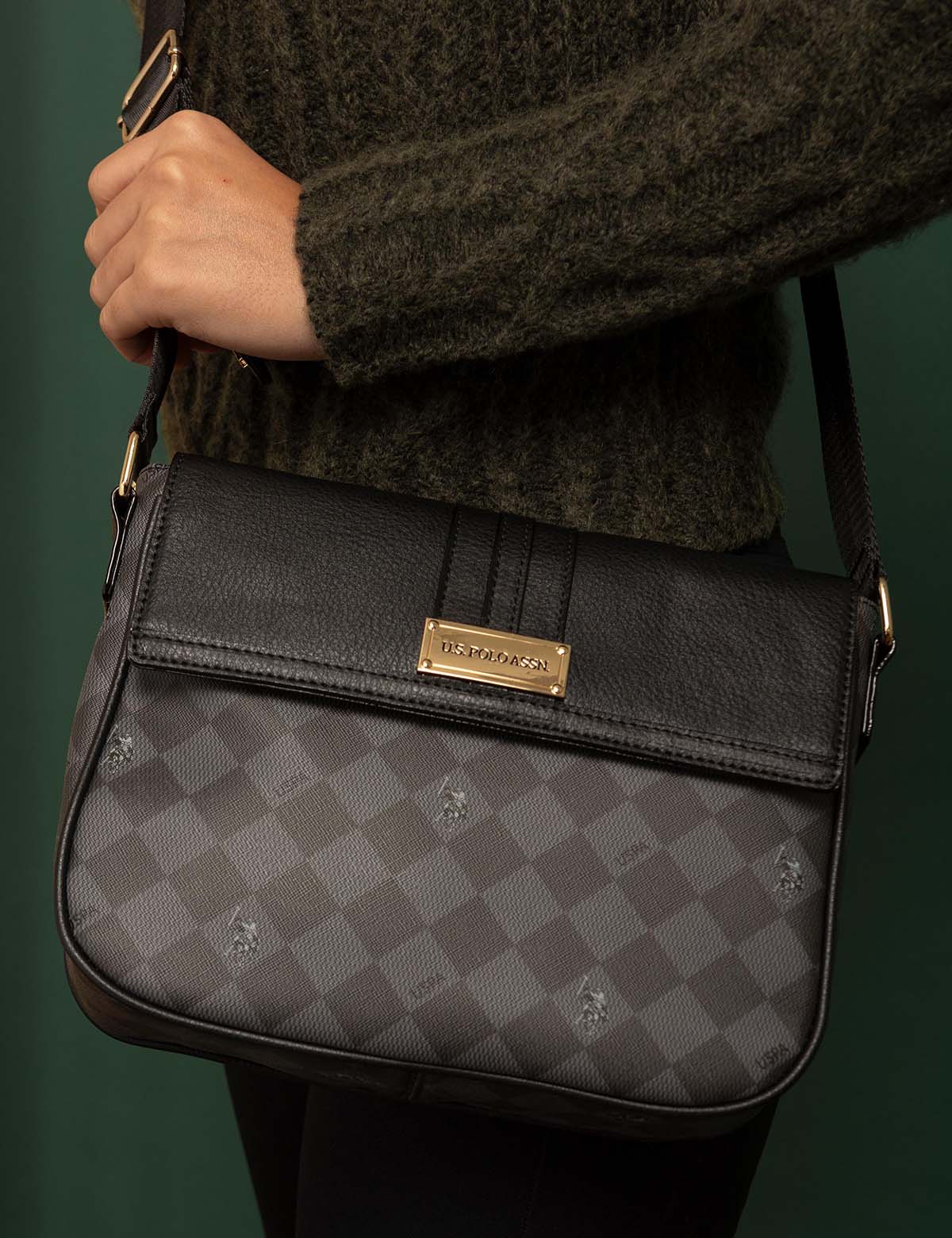 DIAMOND SIGNATURE MESSENGER CROSSBODY BAG - Image 4