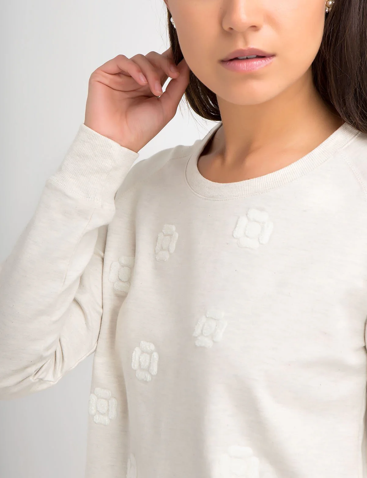 FLORAL APPLIQUE LONG SLEEVE SWEATSHIRT - Image 7