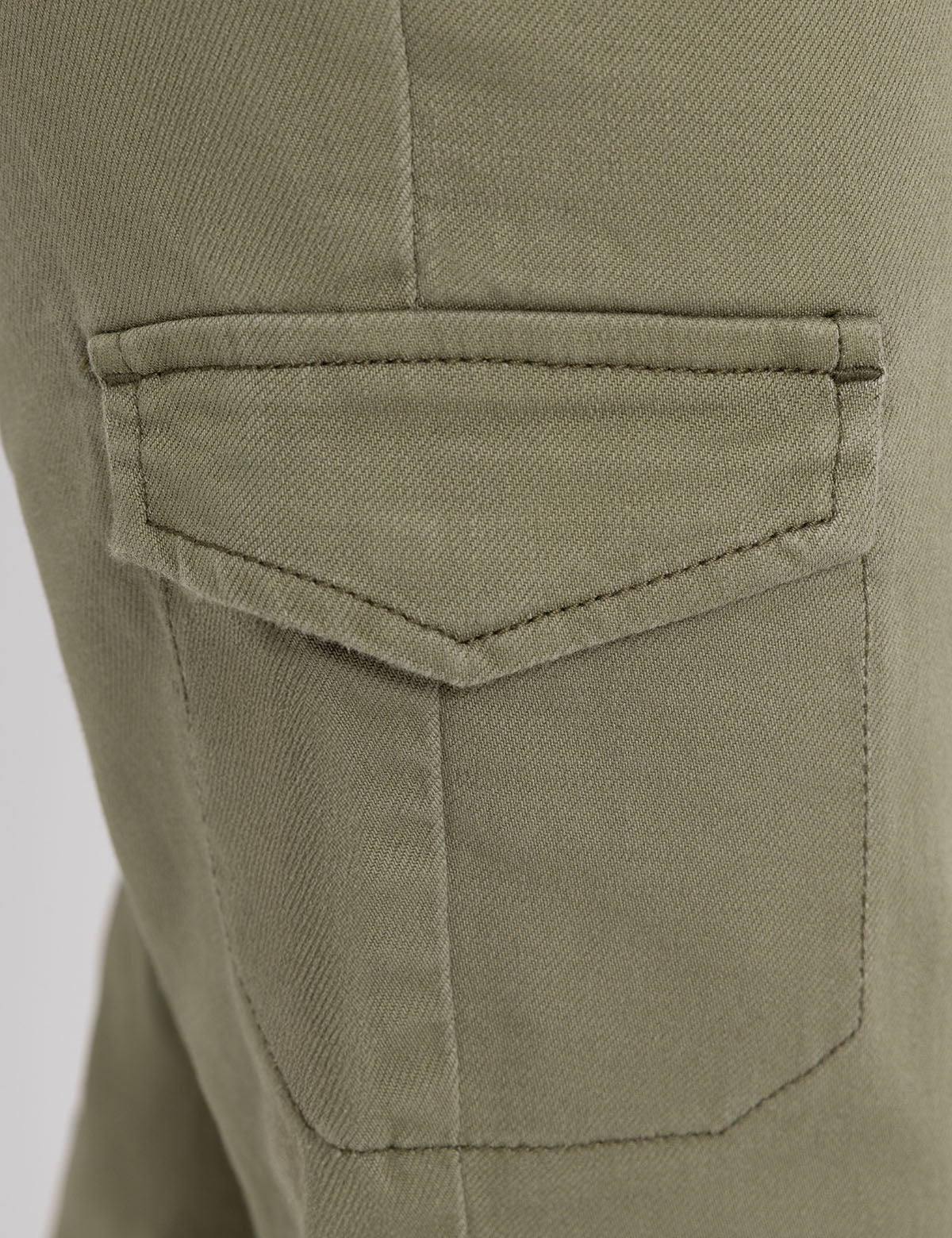 HIGH RISE CARGO DRAWSTRING PANT - Image 7