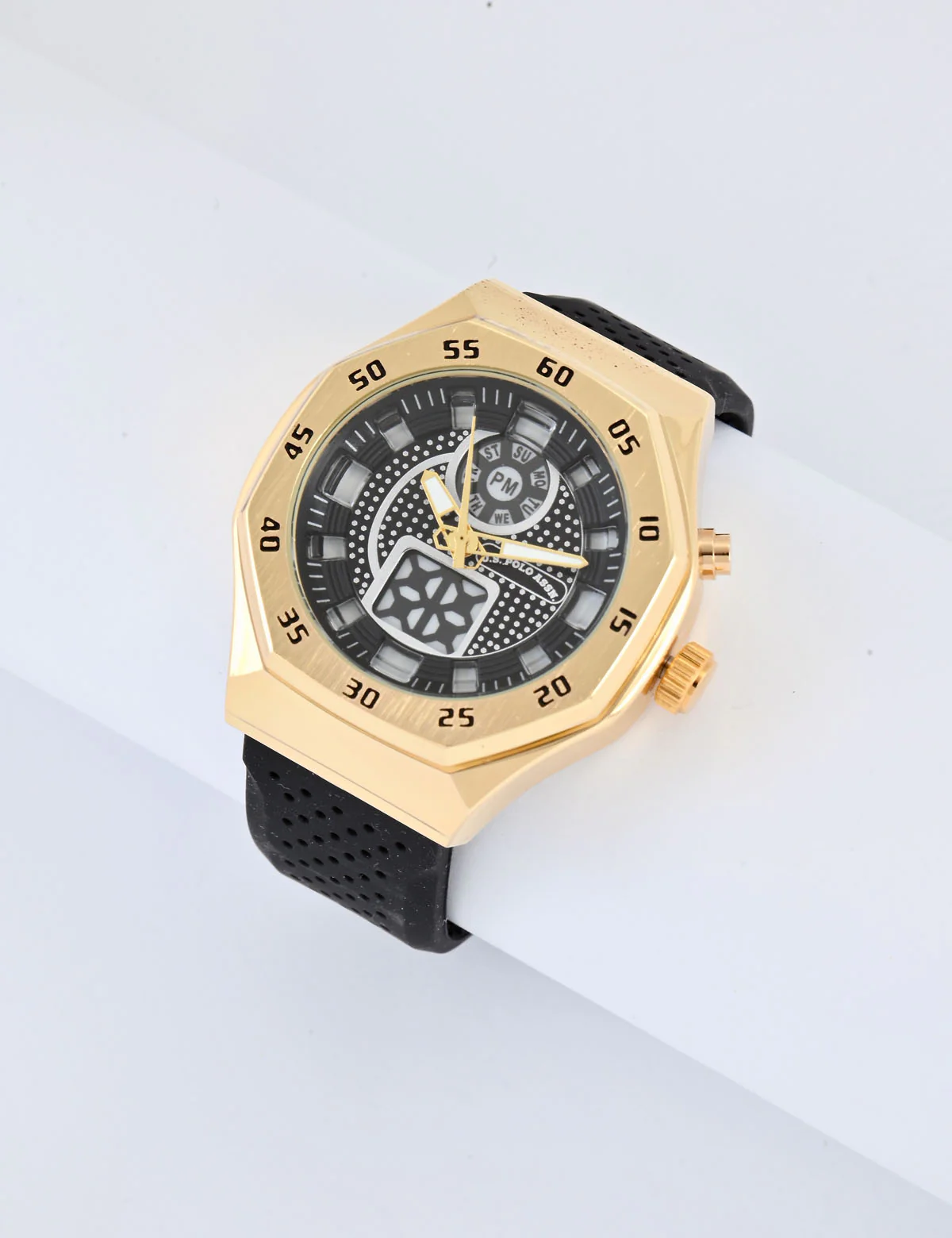 MENS BLACK STRAP SPORT WATCH
