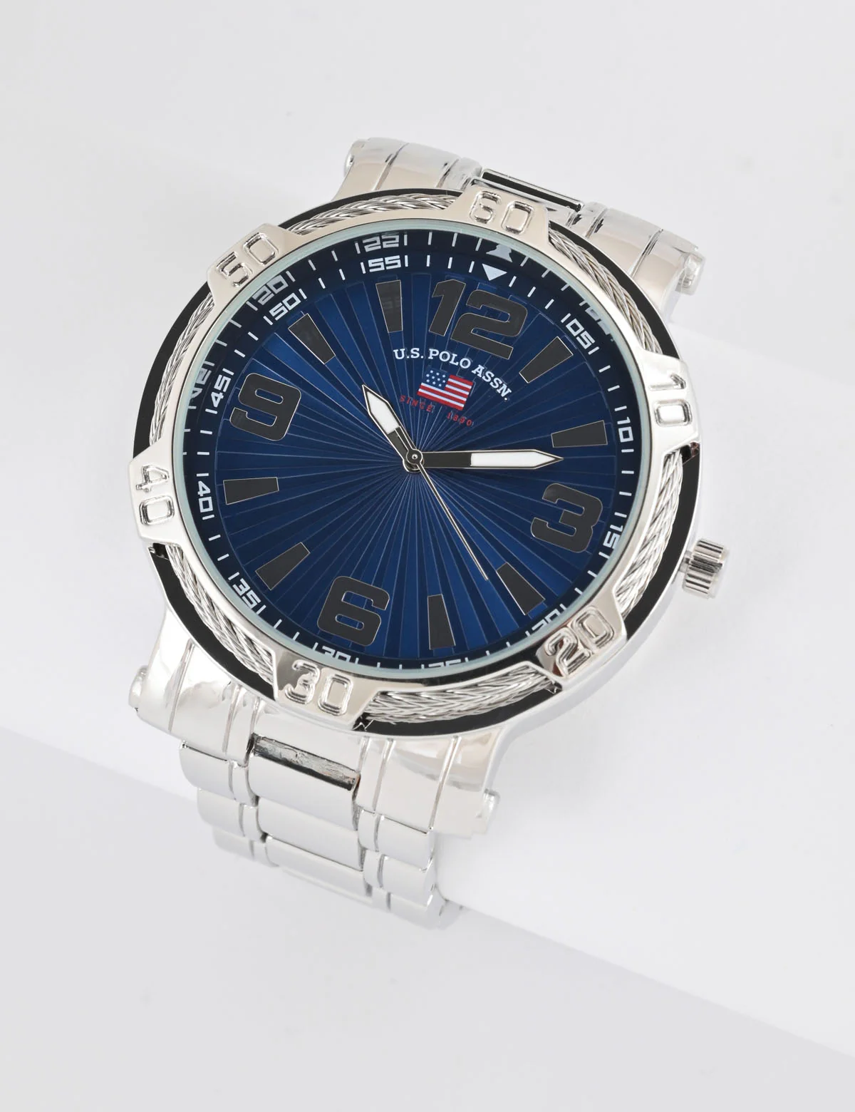 MEN'S SILVERTONE BRACELET WATCH W ROPE BEZEL