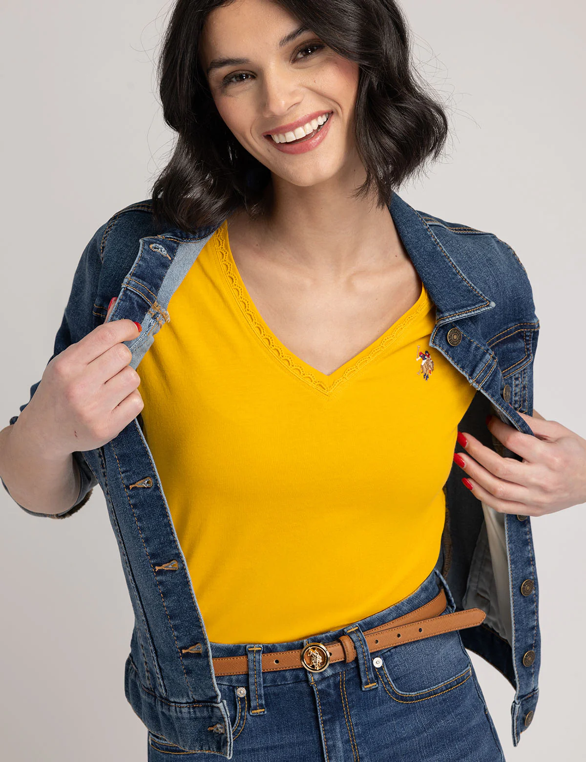 SCALLOP TRIM V-NECK T-SHIRT