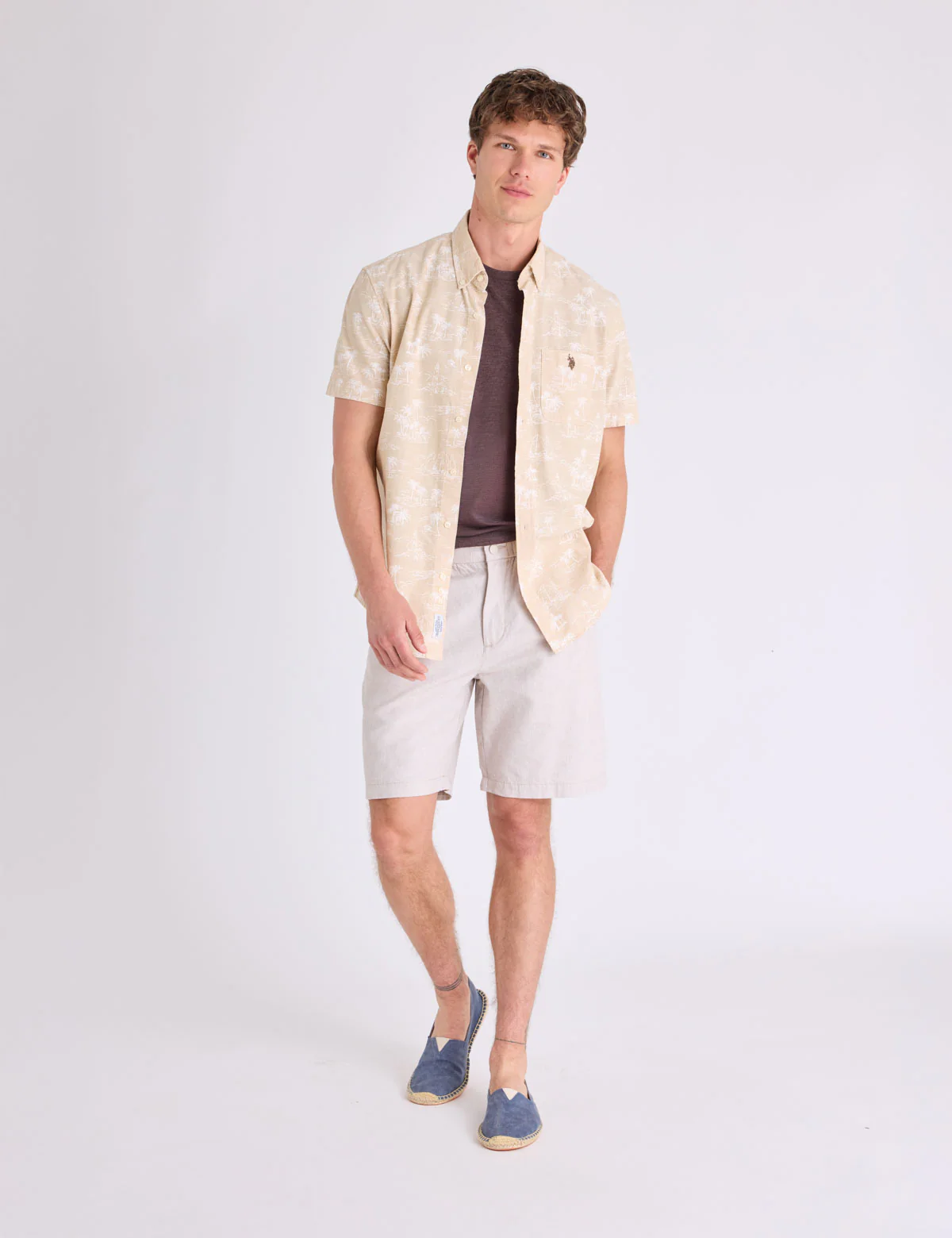 SHORT SLEEVE SLUB CHAMBRAY PALM PRINT SHIRT - Image 4