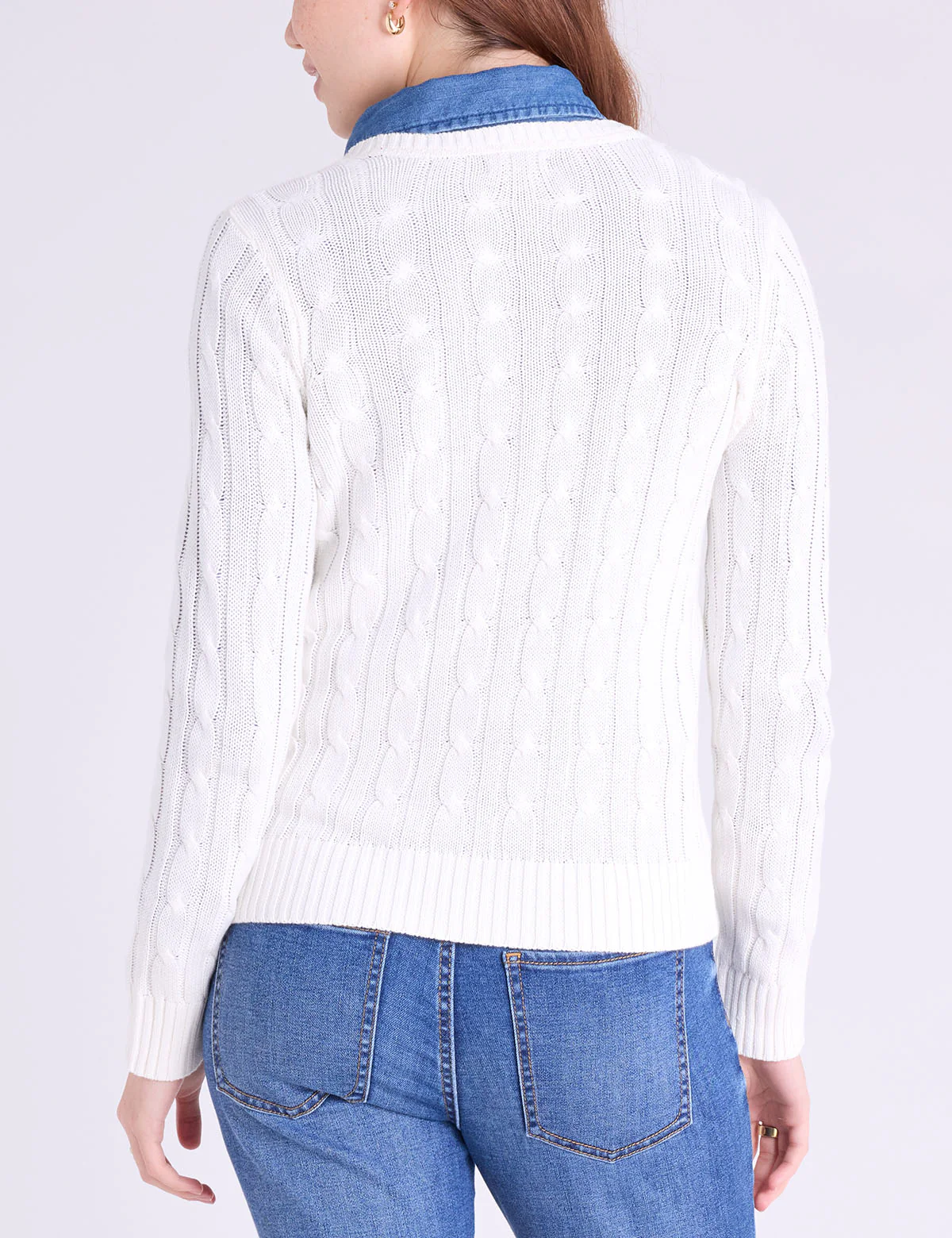 SOFT CABLE V-NECK SWEATER - Image 12