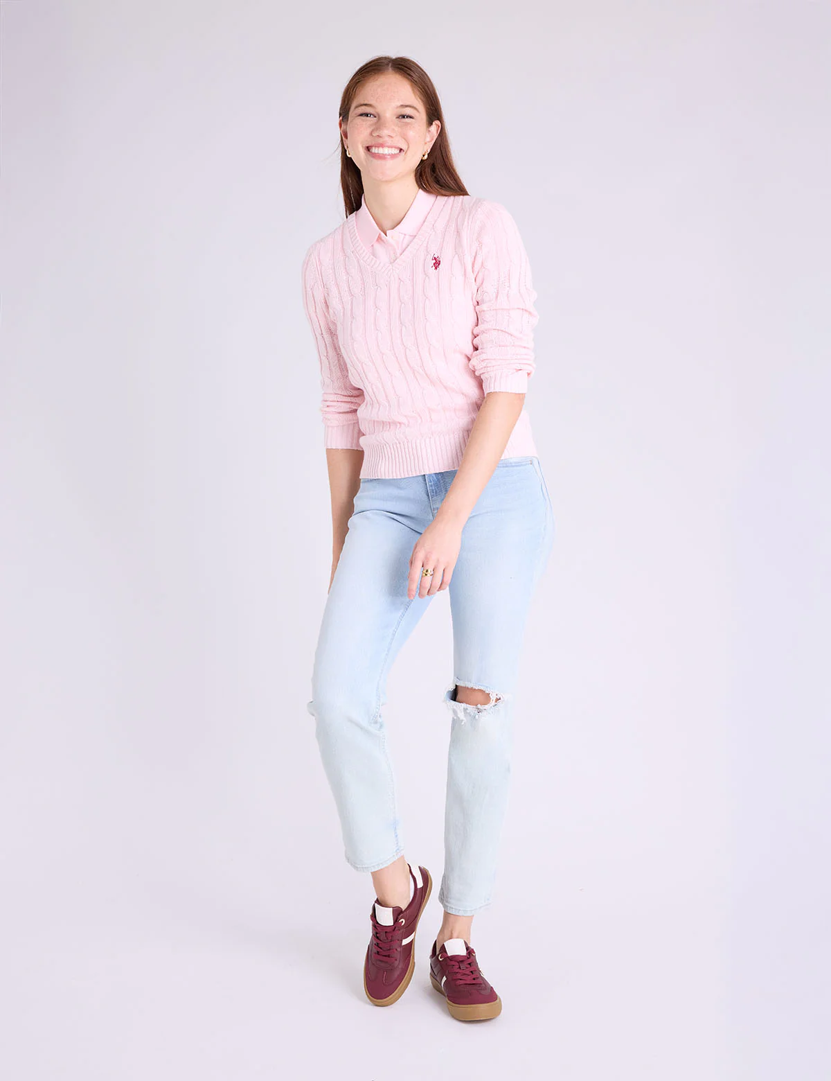 SOFT CABLE V-NECK SWEATER - Image 27
