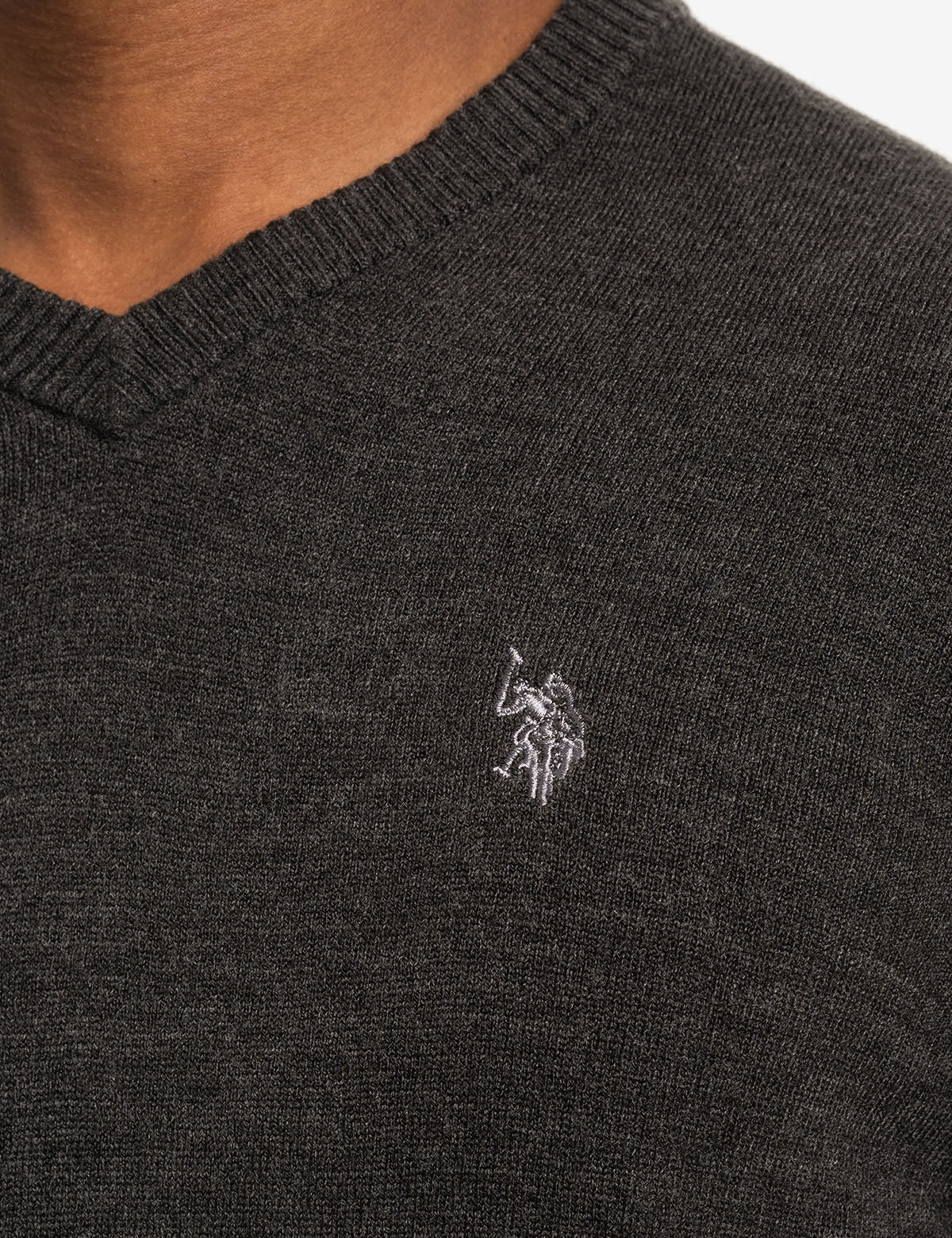 SOFT V-NECK SWEATER - Image 27