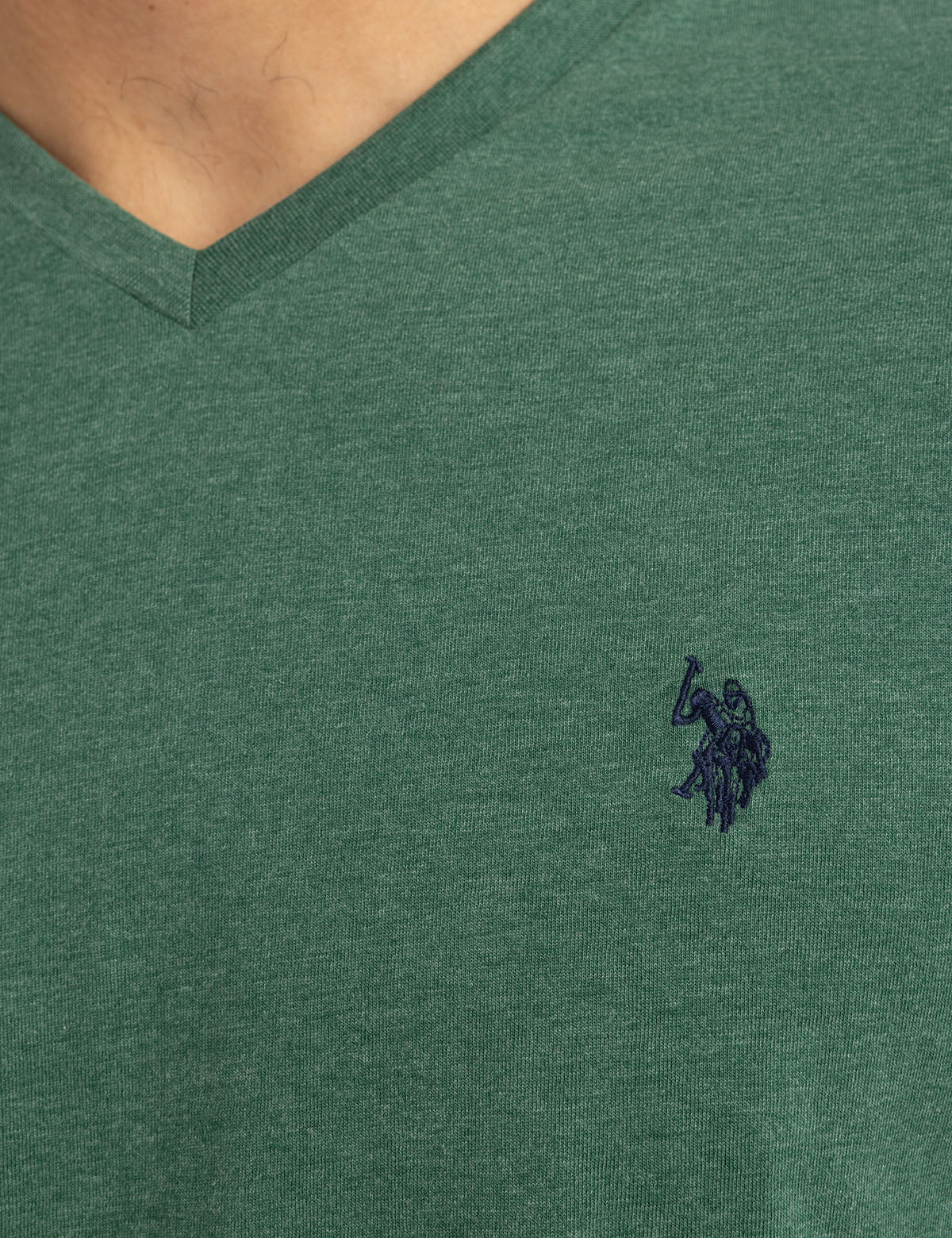 SOLID V-NECK T-SHIRT - Image 32