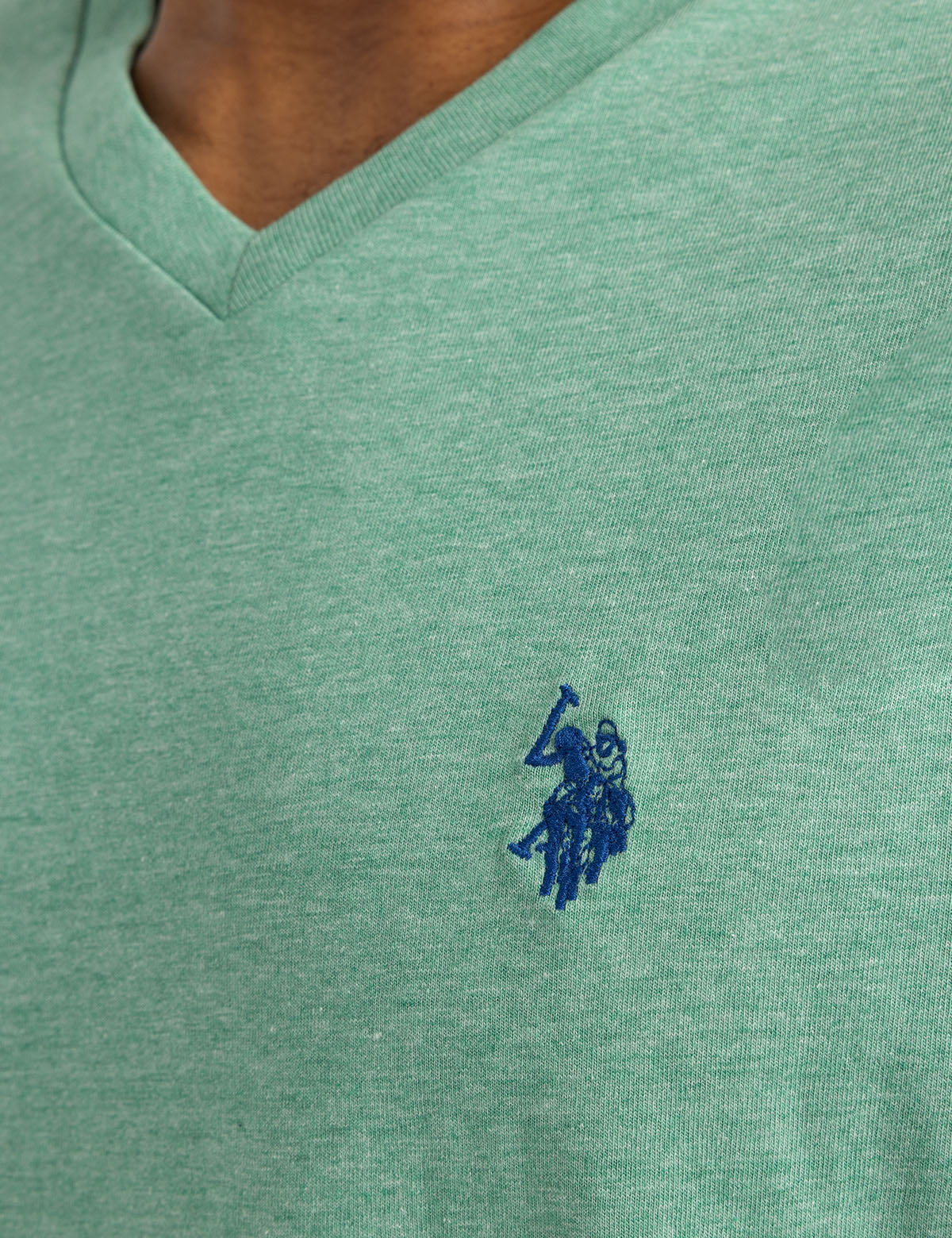 SOLID V-NECK T-SHIRT - Image 37