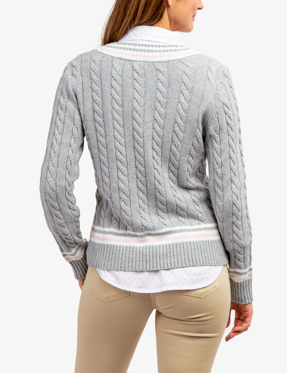 TIPPED CABLE V-NECK SWEATER - Image 11