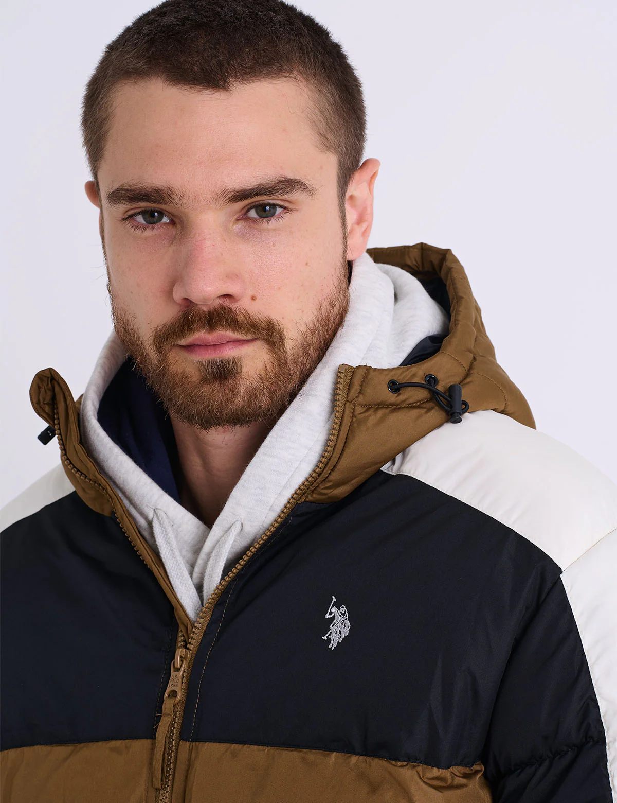 TRI COLOR BLOCK HOODED PUFFER JACKET - Image 11