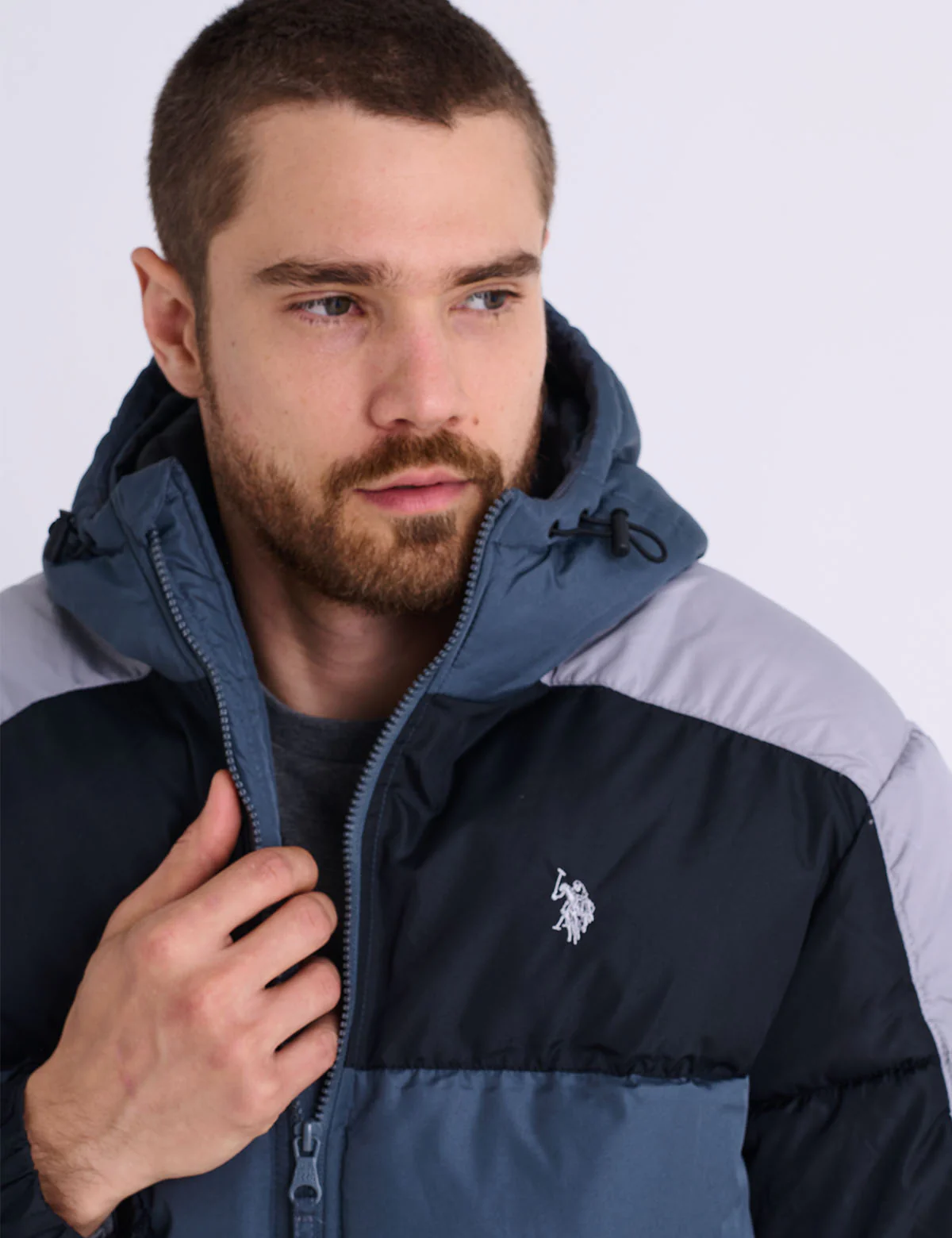 TRI COLOR BLOCK HOODED PUFFER JACKET - Image 19