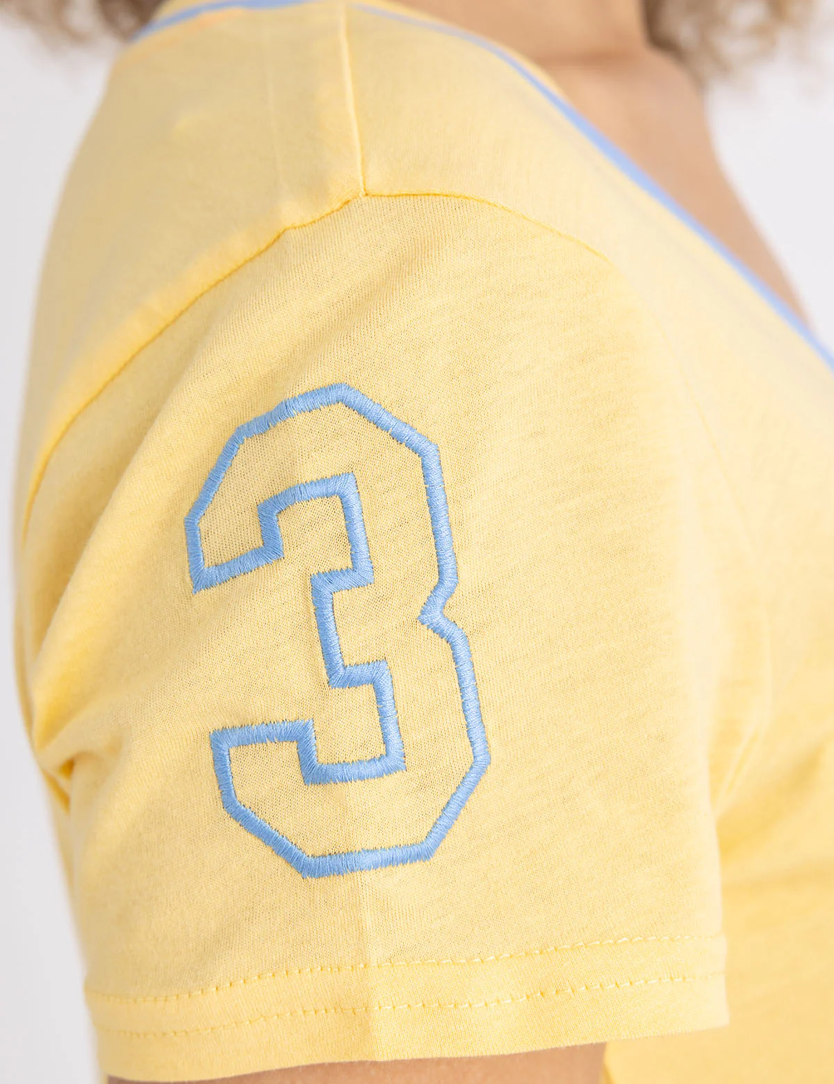 TRIPLE CROWN V-NECK T-SHIRT - Image 14
