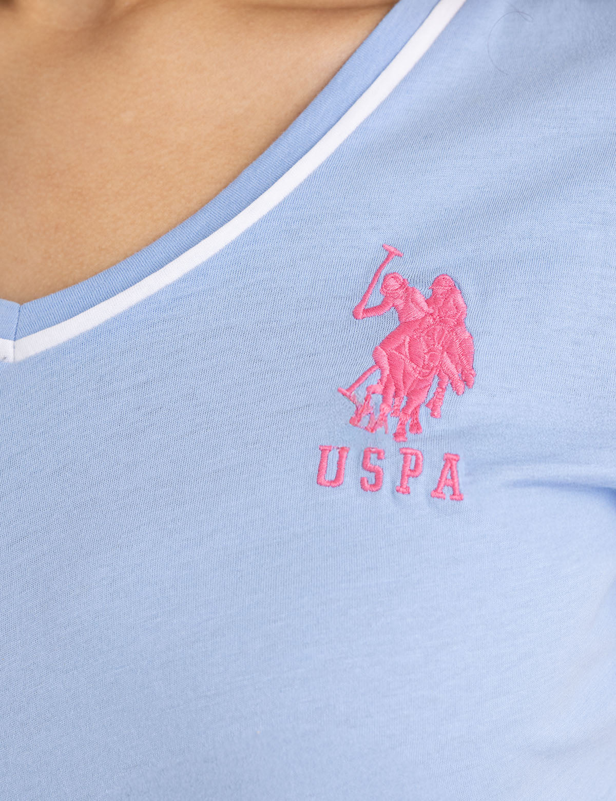 TRIPLE CROWN V-NECK T-SHIRT - Image 17