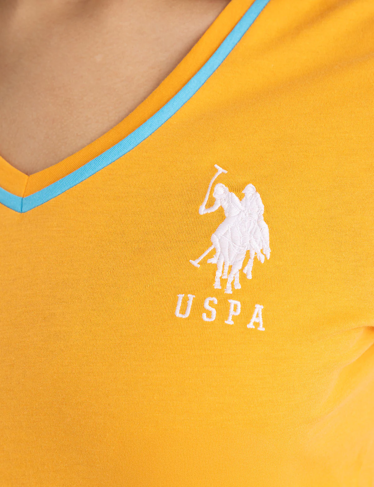 TRIPLE CROWN V-NECK T-SHIRT - Image 9