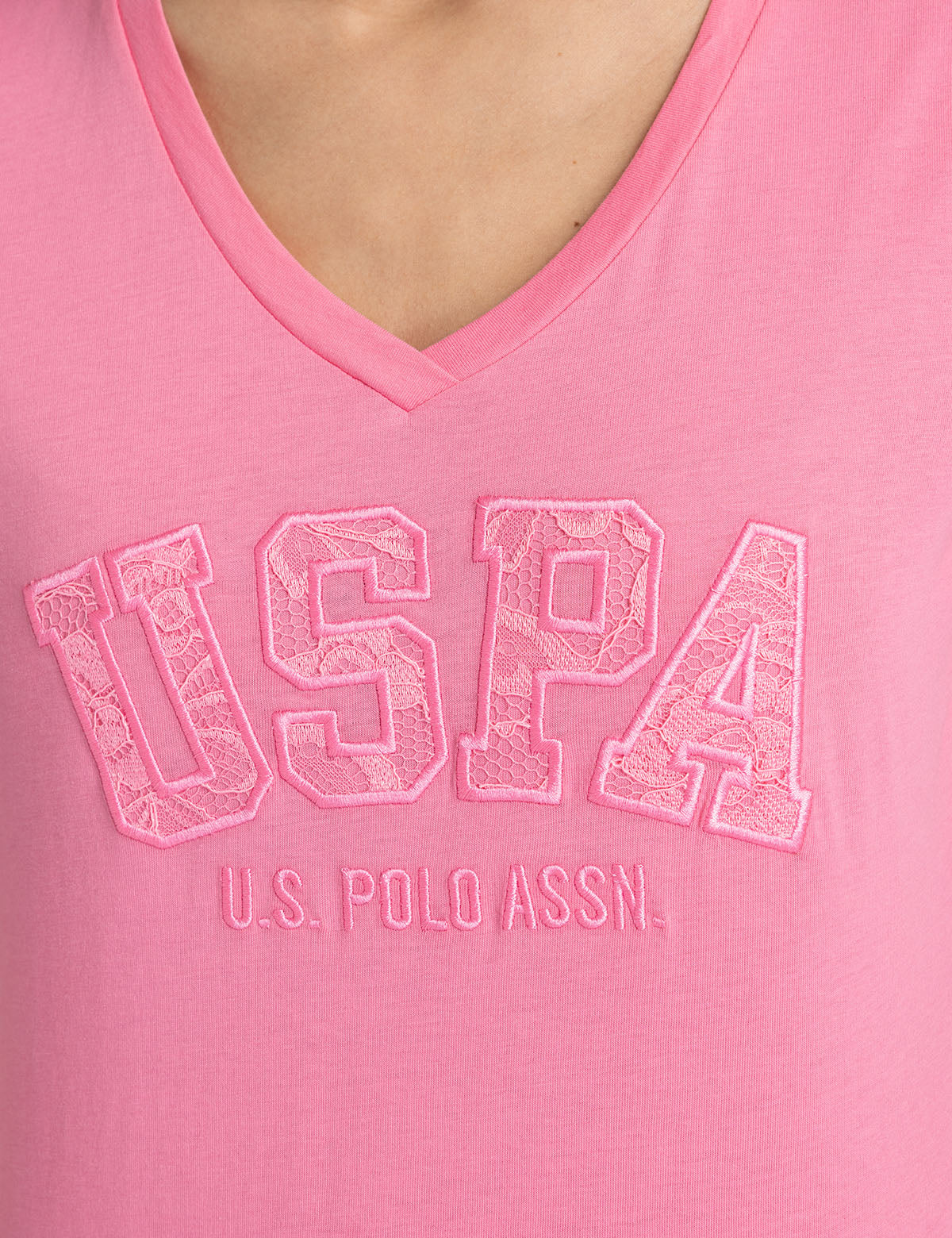 USPA LACE APPLIQUE V-NECK T-SHIRT - Image 6