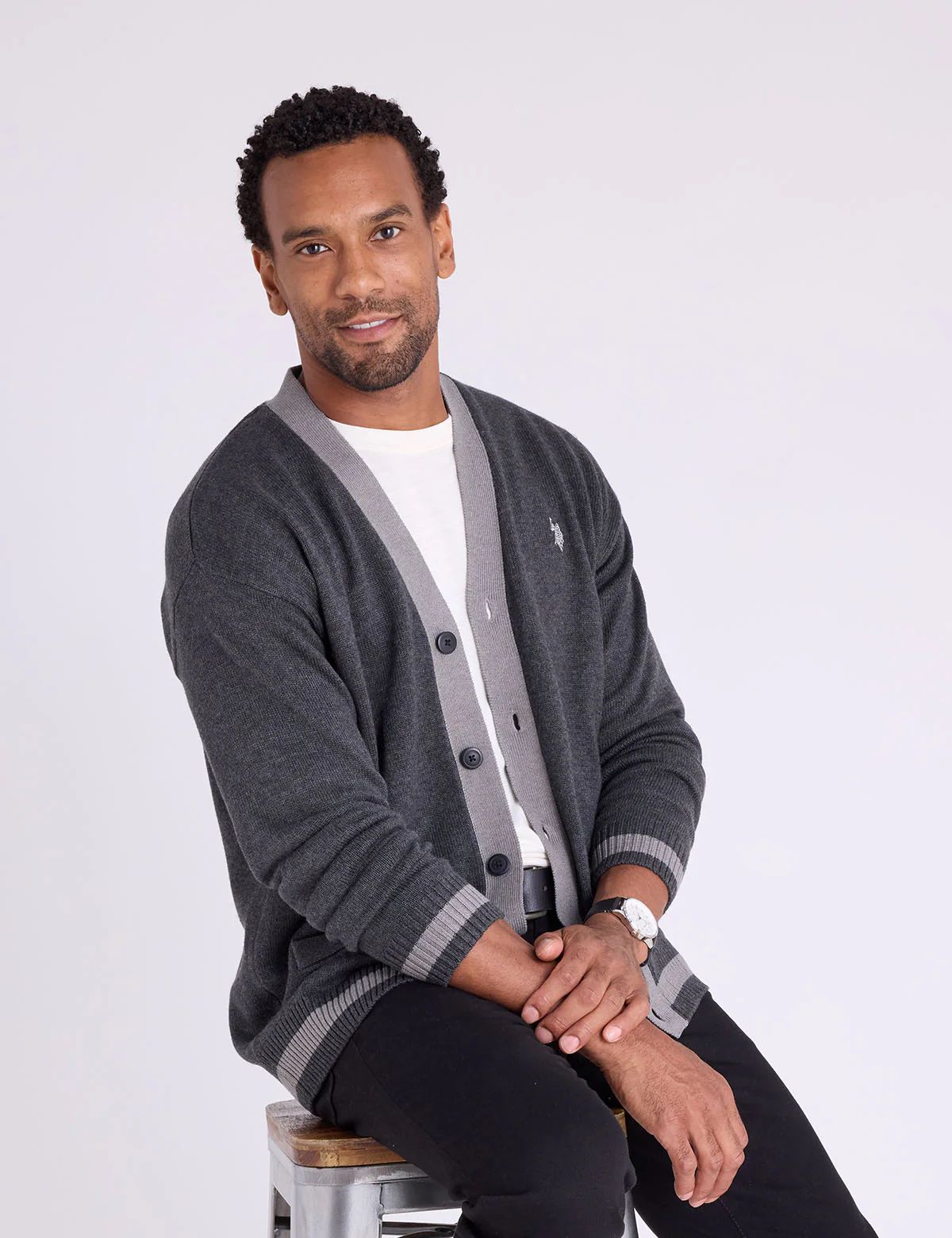 V-NECK RELAXED FIT CARDIGAN