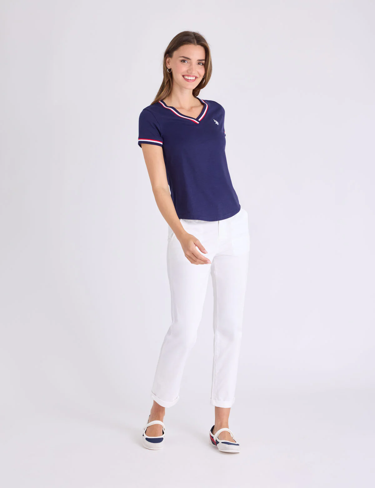 V-NECK SIGNATURE STRIPE TRIM T-SHIRT - Image 13