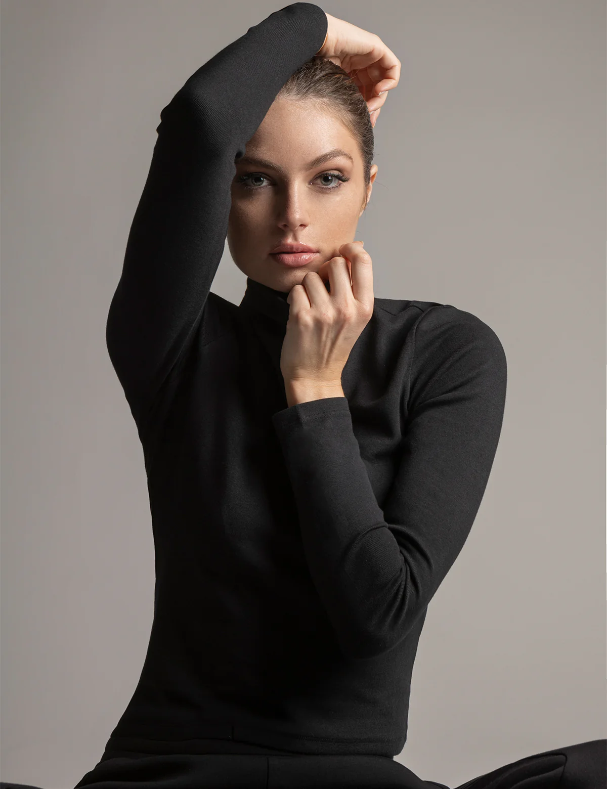 WHITE LABEL ESSENTIAL MOCK NECK RIB TOP - Image 10