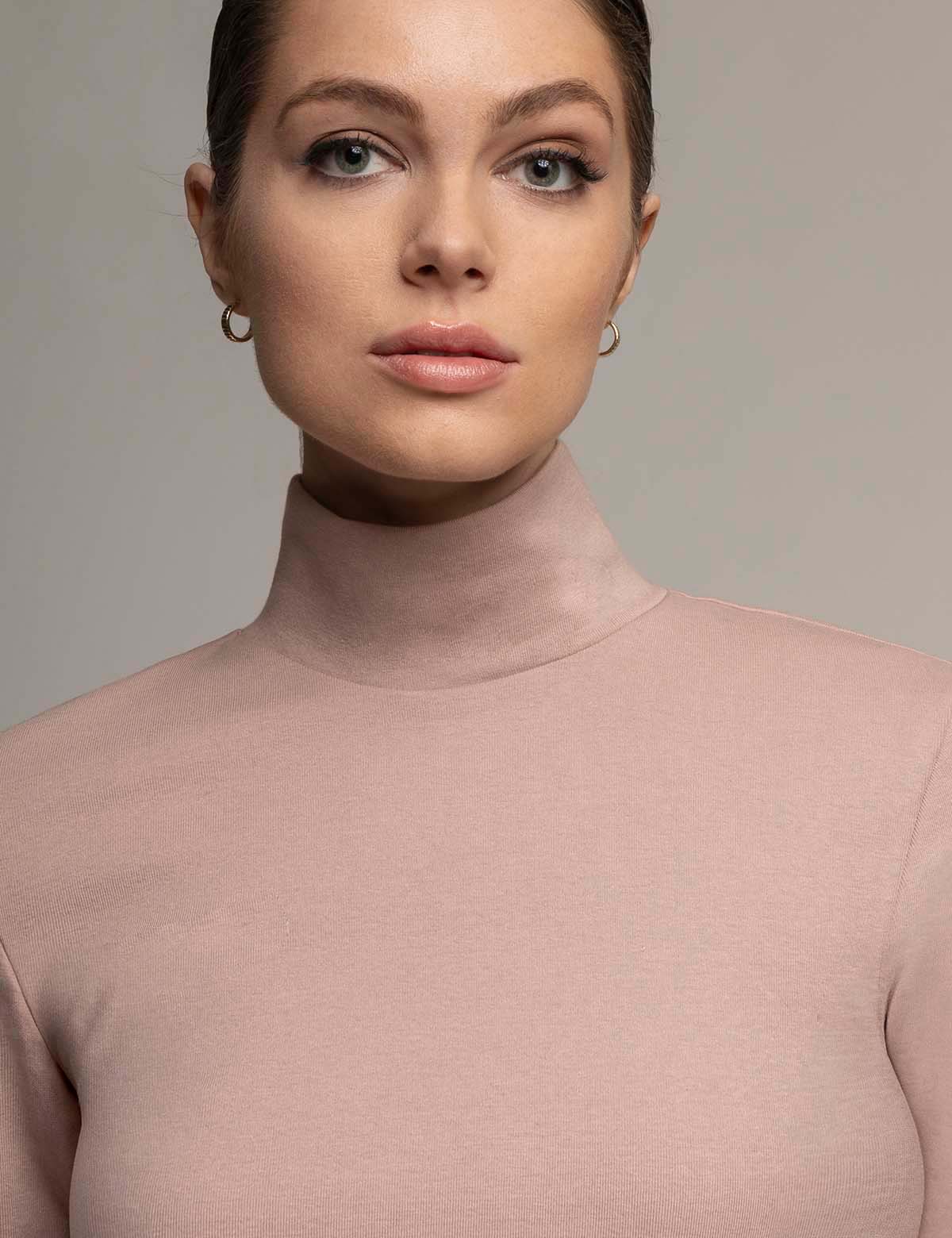 WHITE LABEL ESSENTIAL MOCK NECK RIB TOP - Image 5
