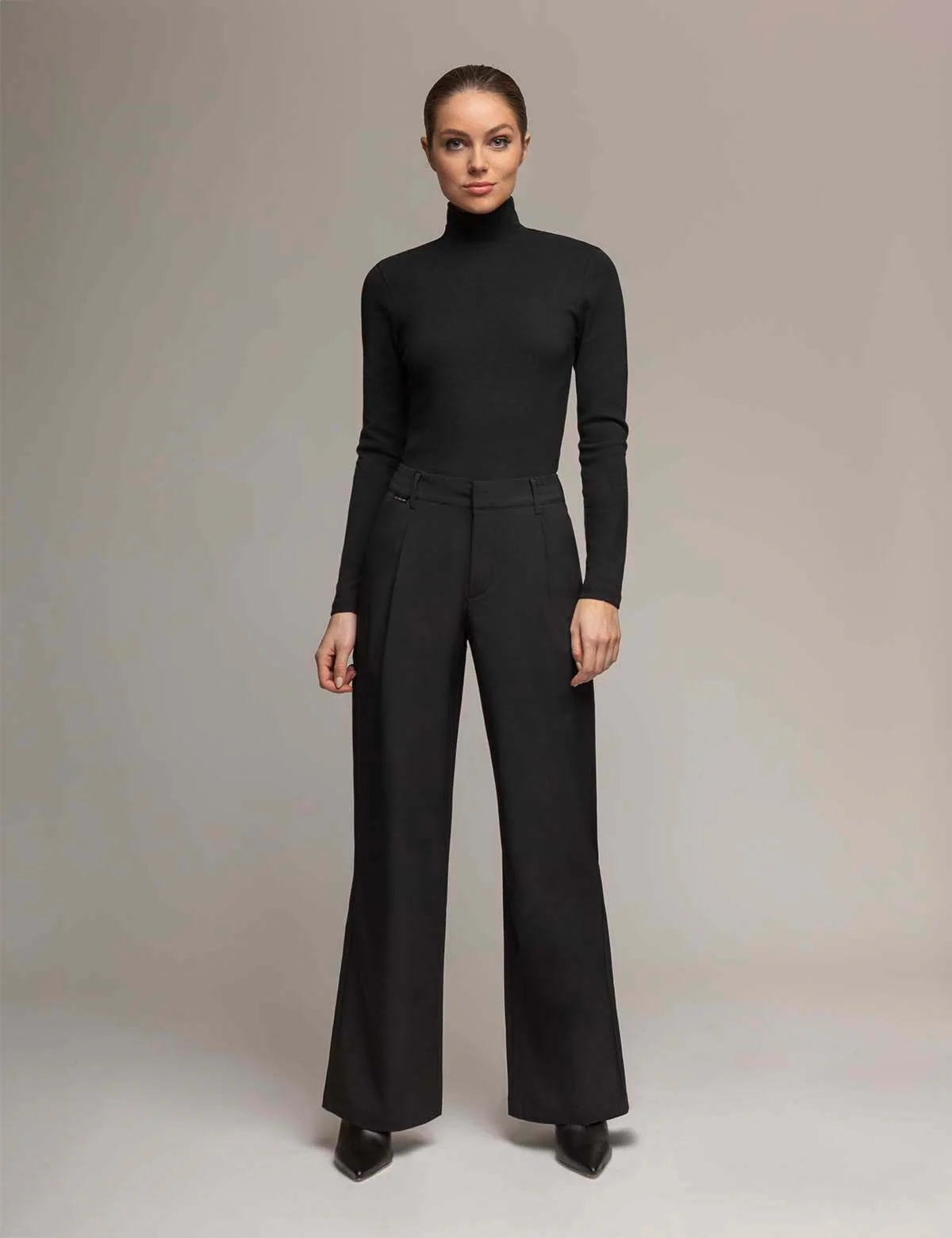 WHITE LABEL ESSENTIAL MOCK NECK RIB TOP - Image 7