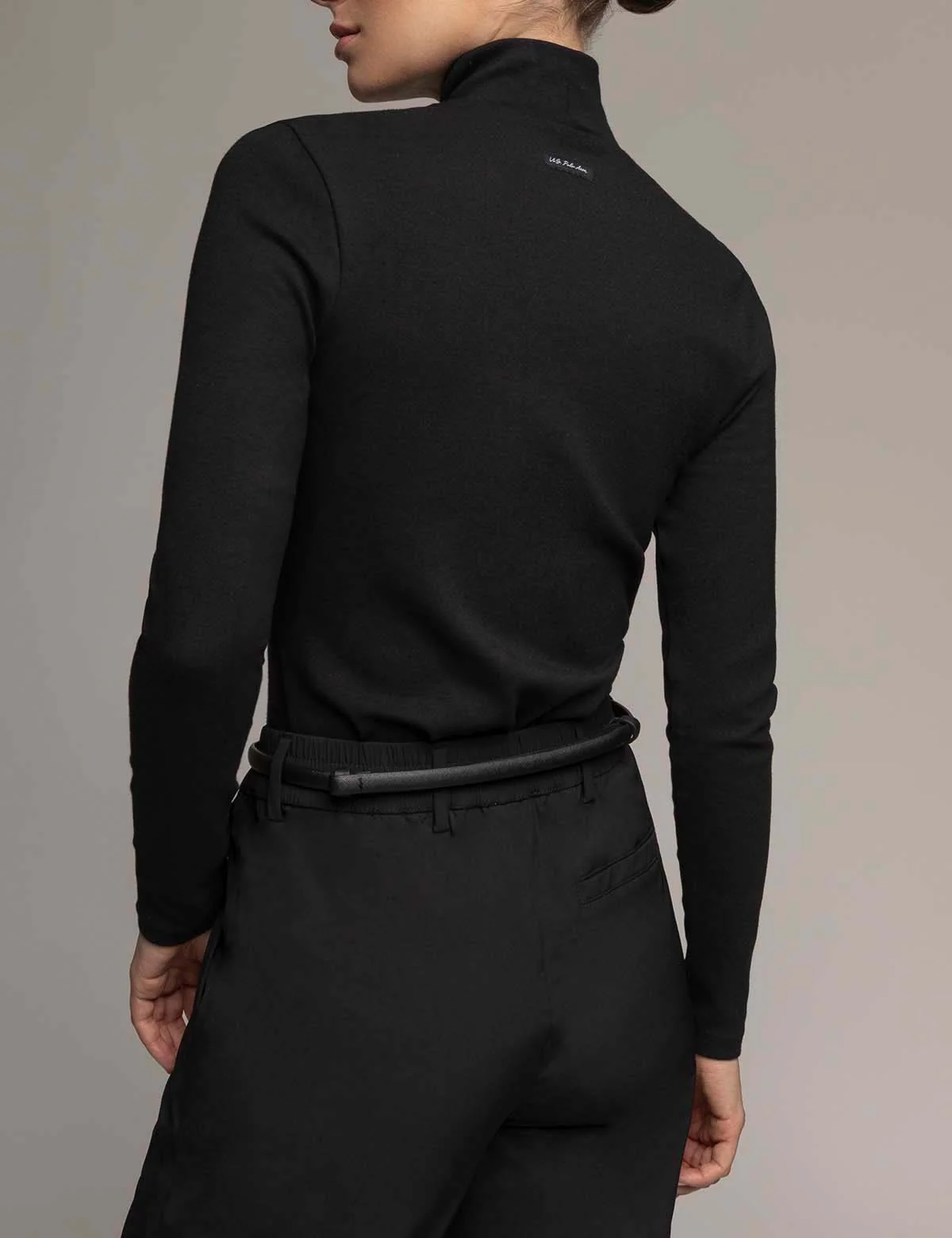 WHITE LABEL ESSENTIAL MOCK NECK RIB TOP - Image 8
